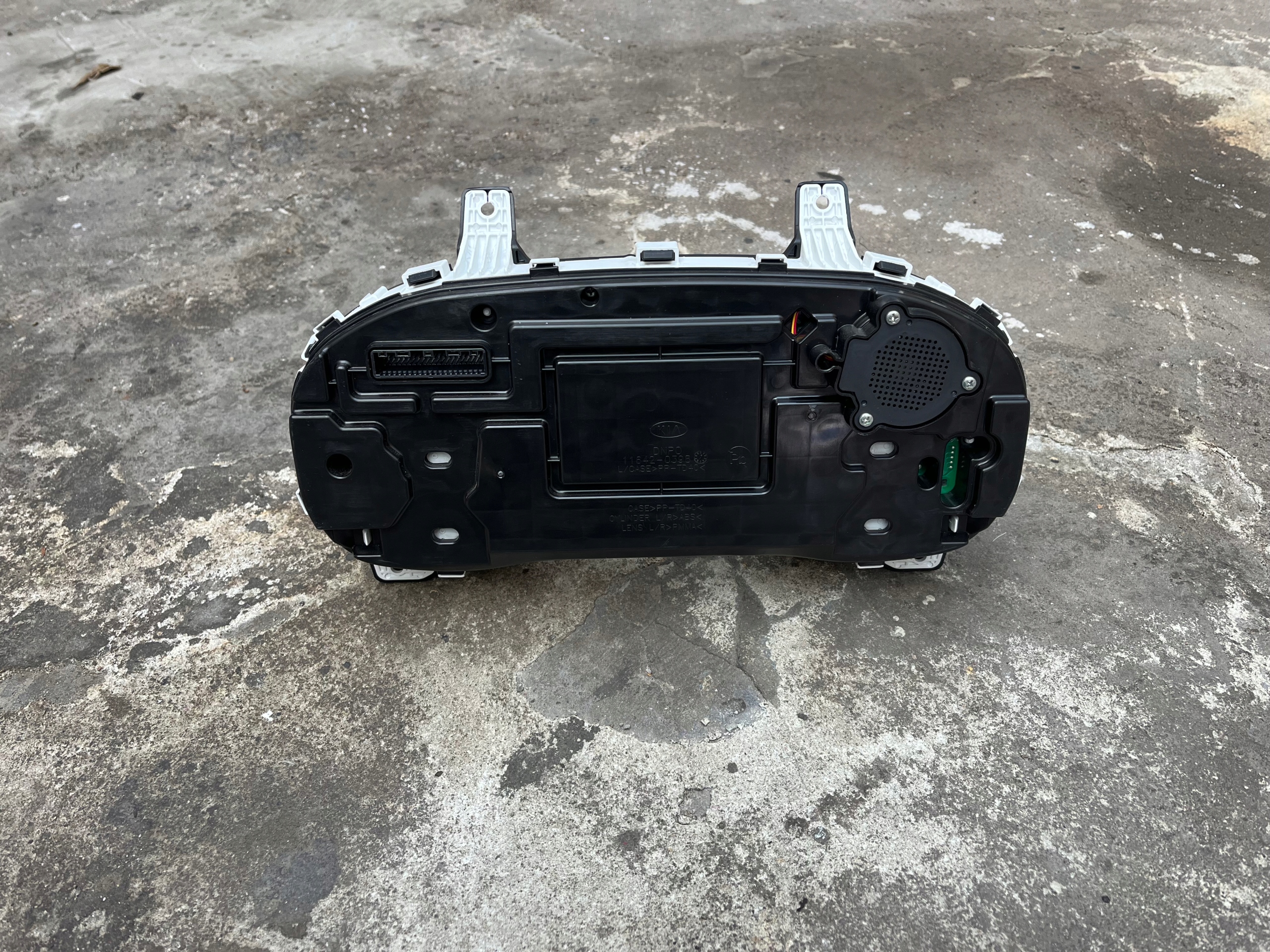 Kia ProCeed III dials