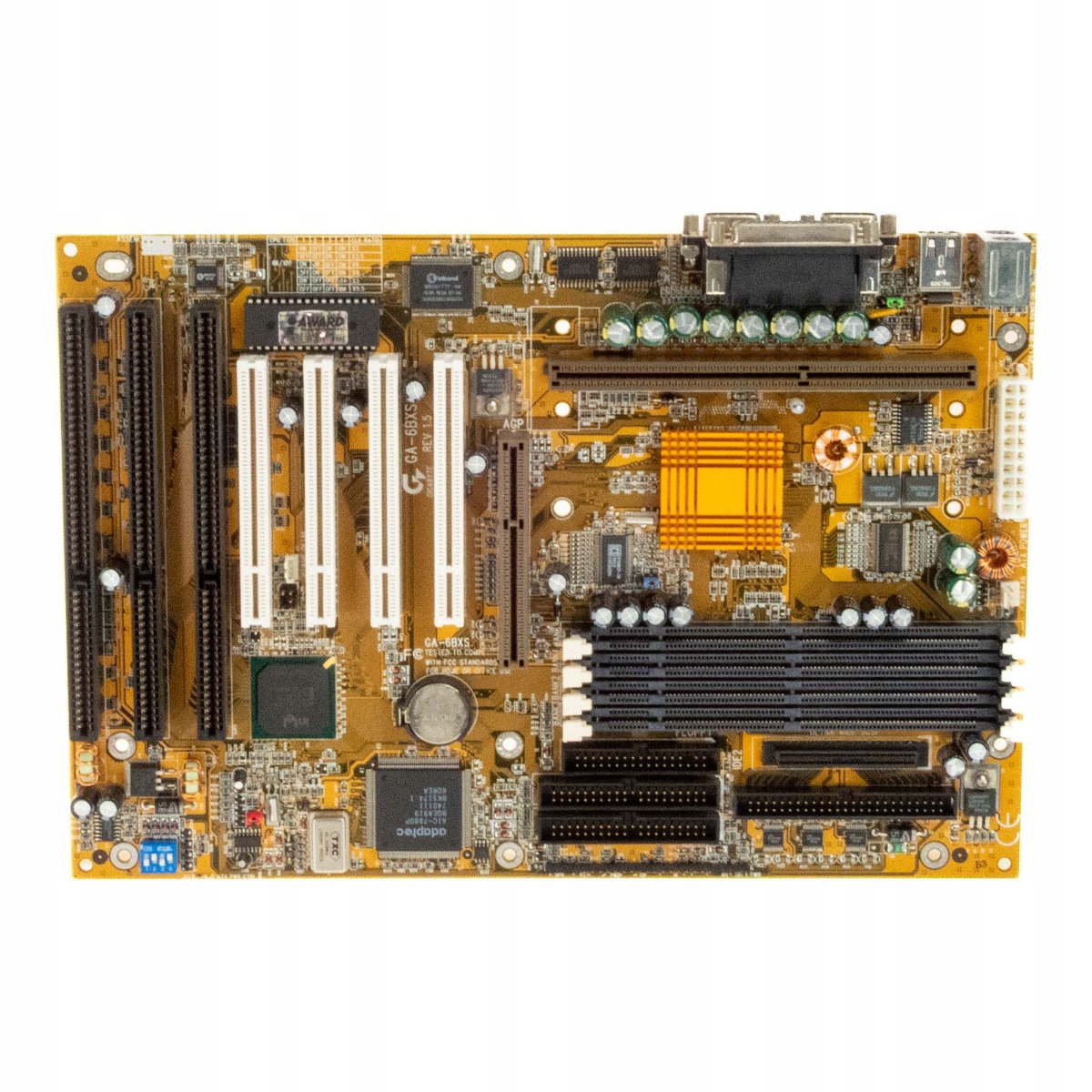 Gigabyte GA-6BXS Slot 1 Sdram Agp Pci Isa Scsi Atx
