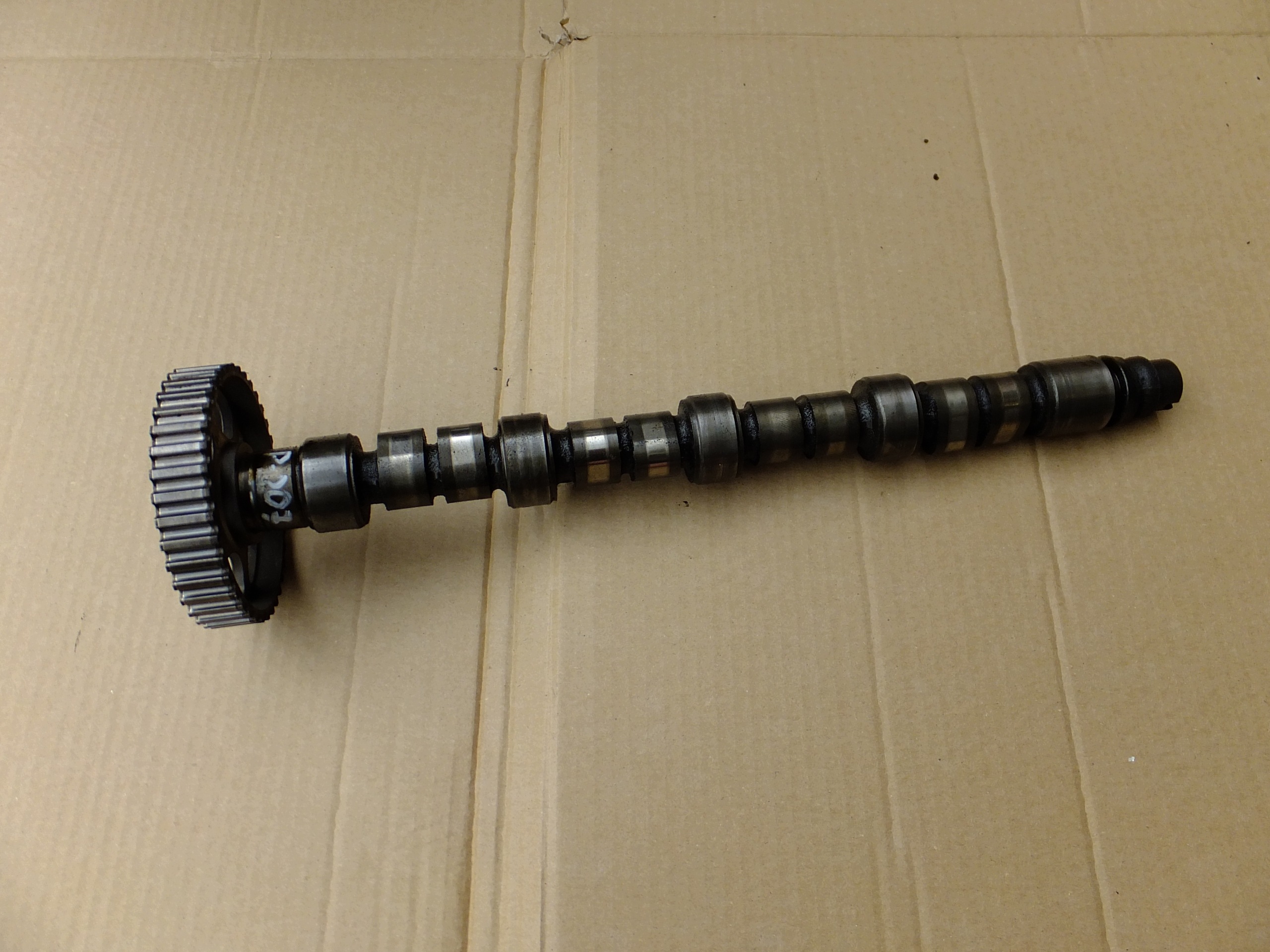 Arbre à cames peugeot 207 1,4 8V KFV 2009r
