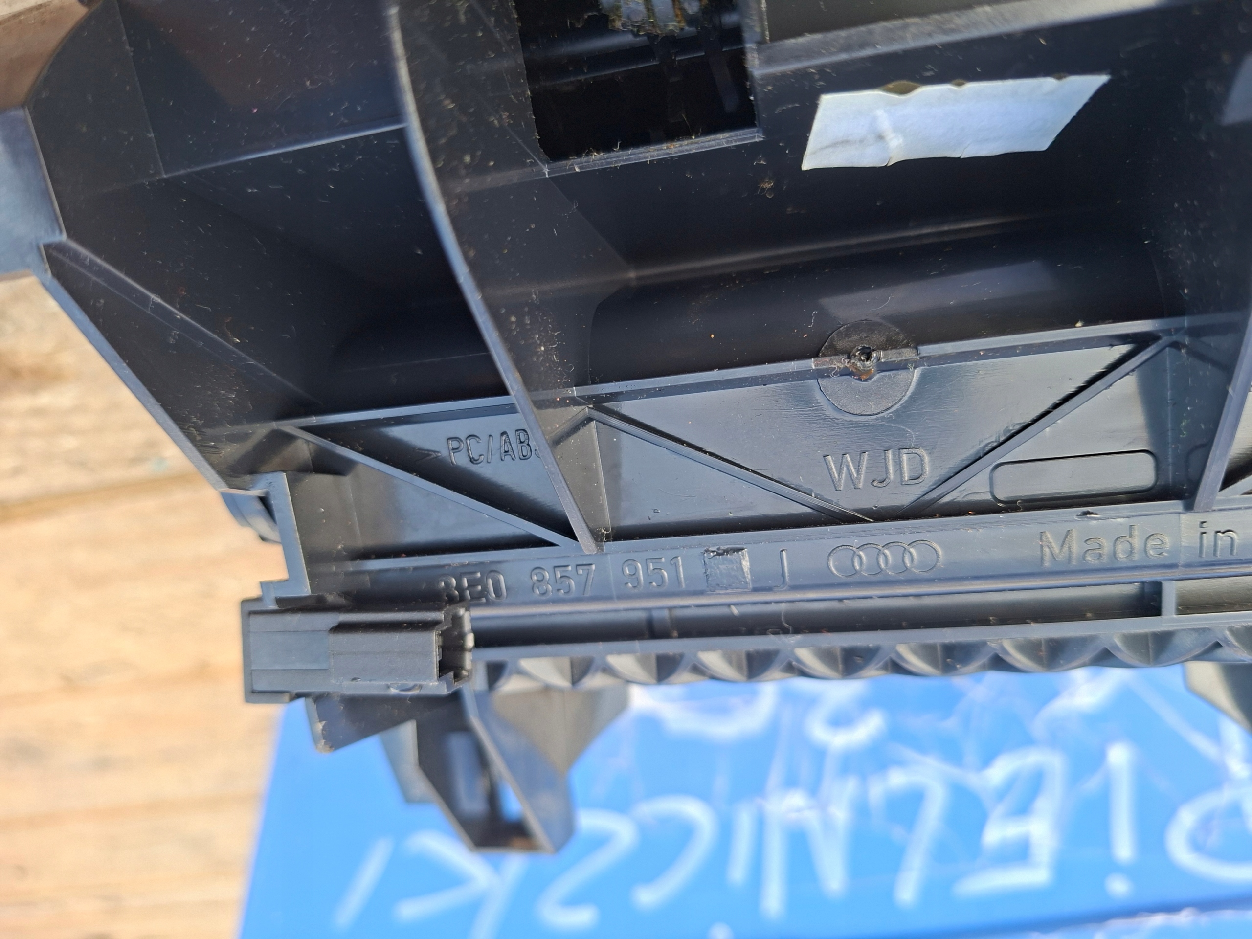 ashtray front AUDI A4 B6 B7 8E0857951J