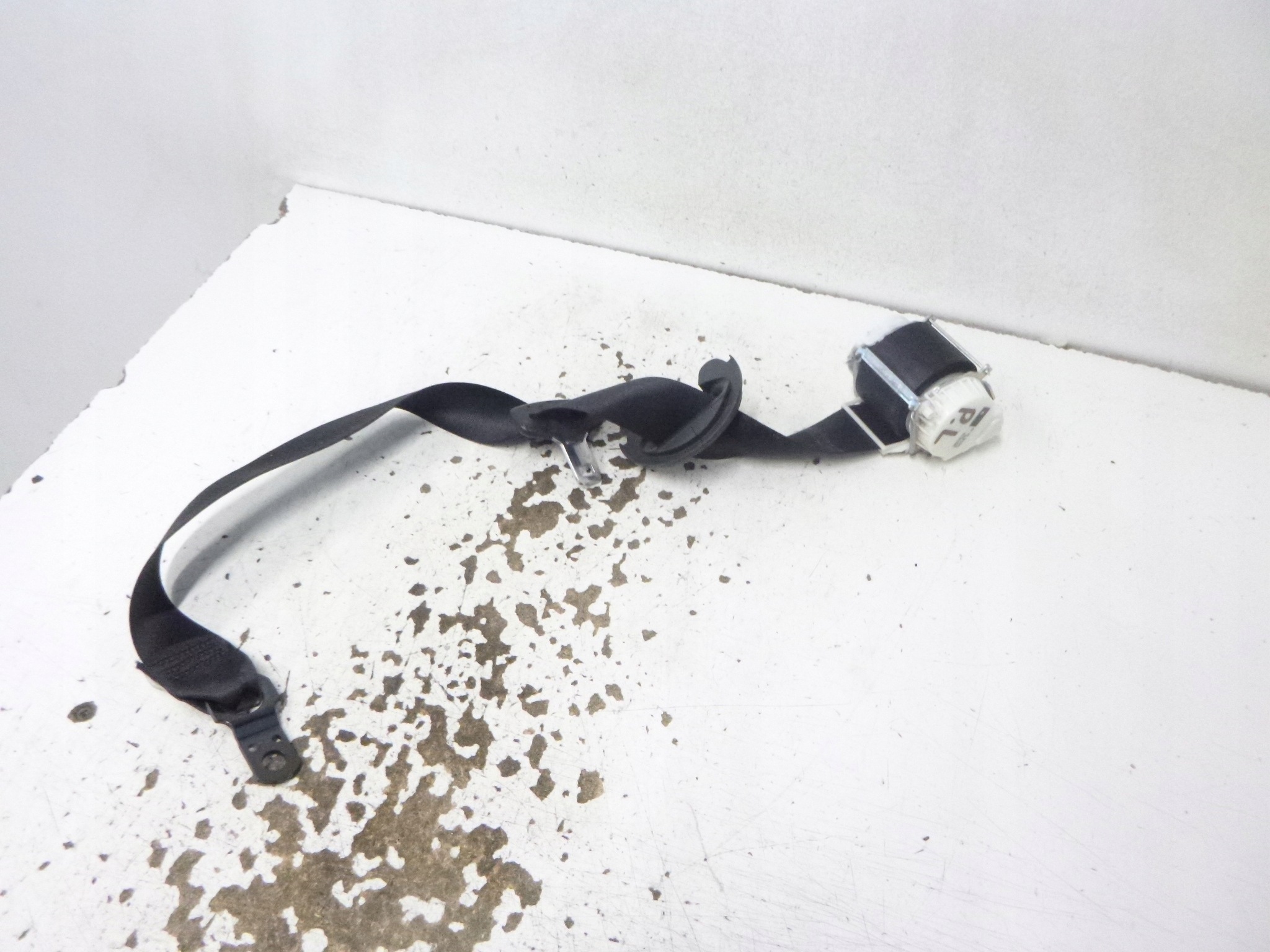 tension belt safety front left BMW X3 E83 2008r. 33033301