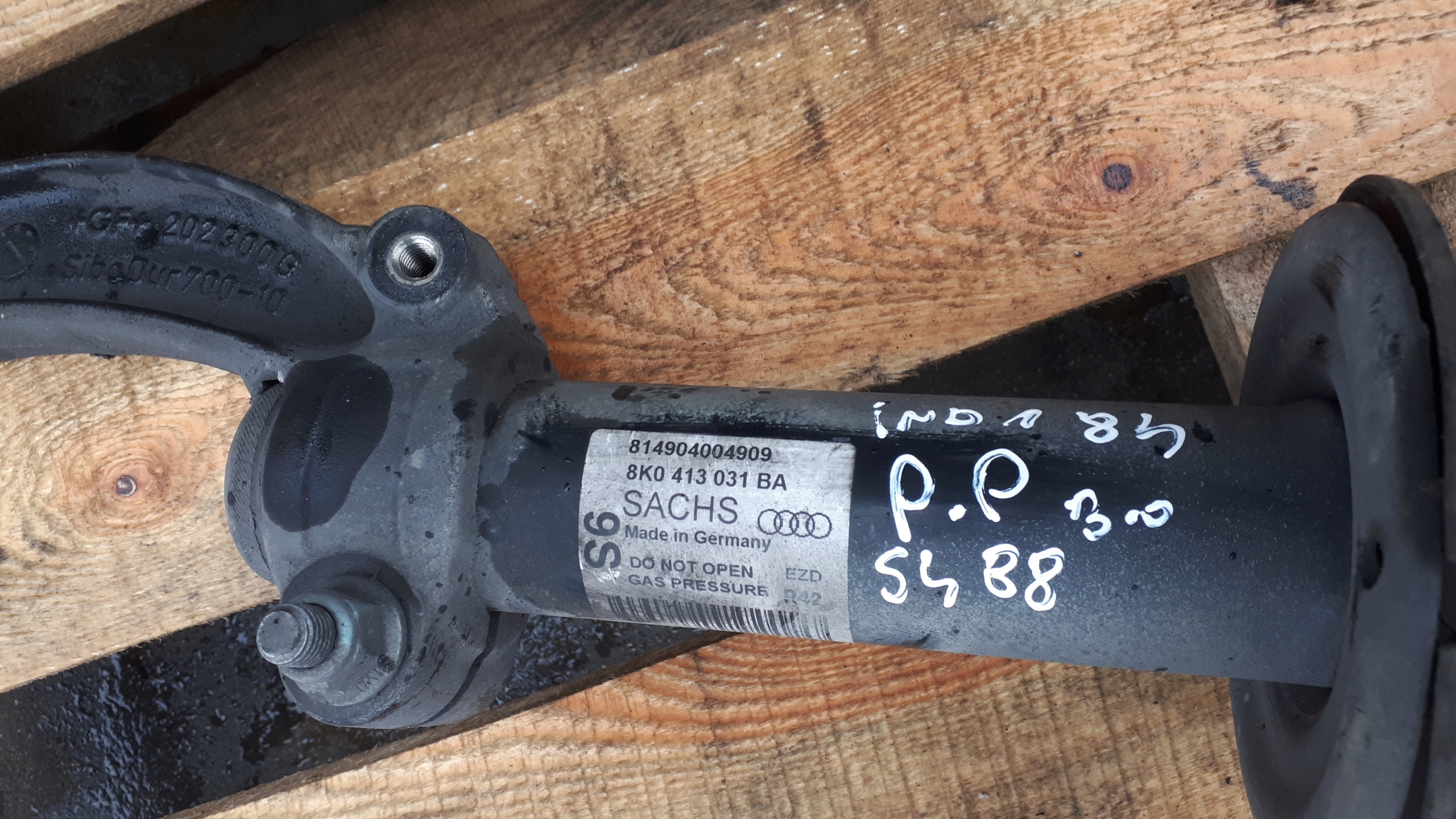 S4 B8 shock absorber right front 8K0413031BA 3.0 TFSI
