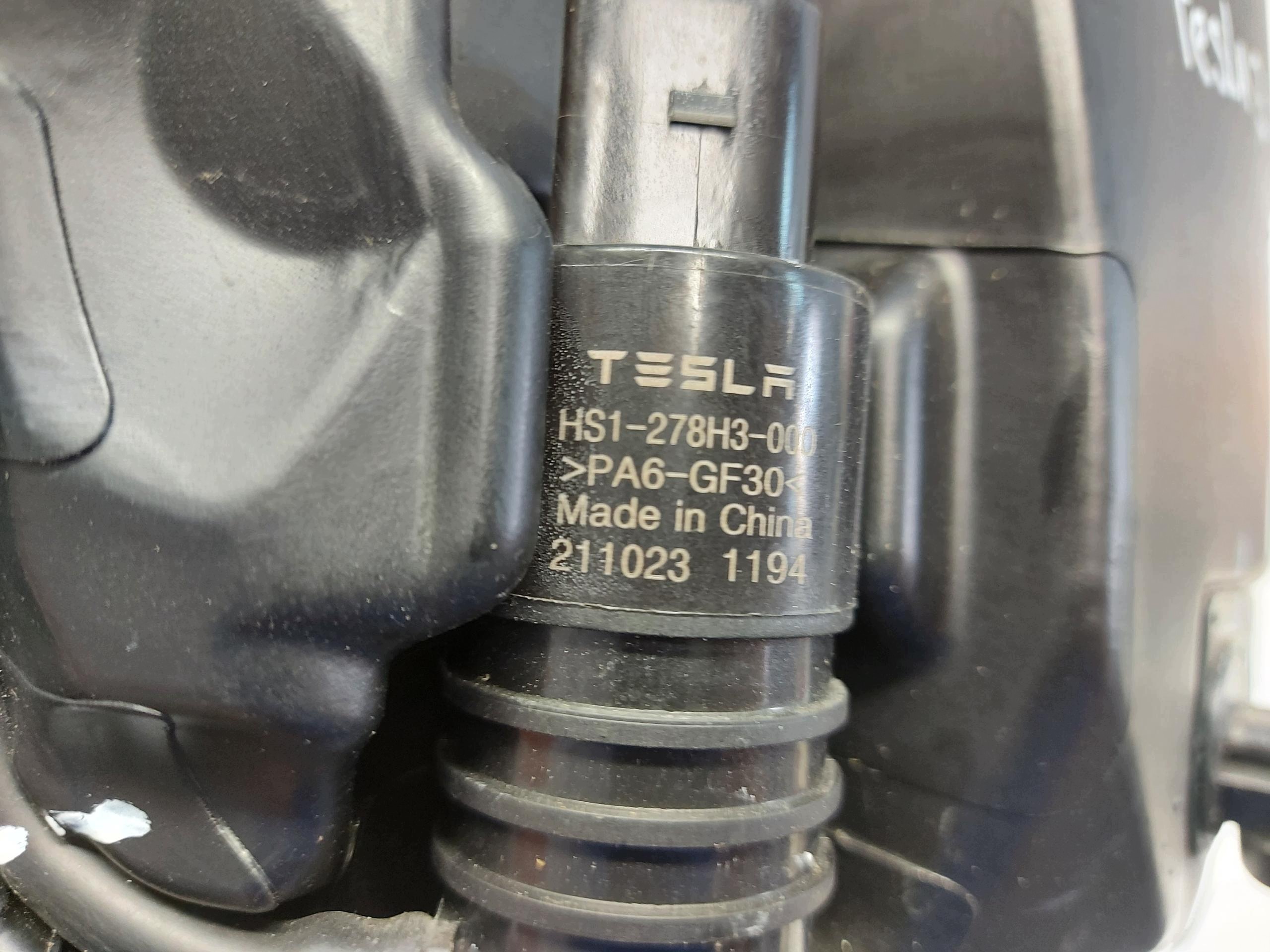 TESLA MODEL 3 2022r tank washers 1643163-00-A