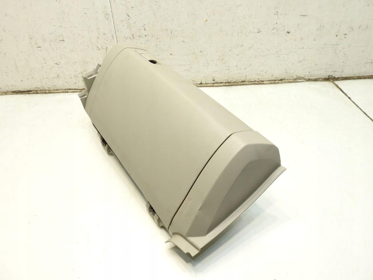 бардачок mazda 2.2 d EG2164260 K4366