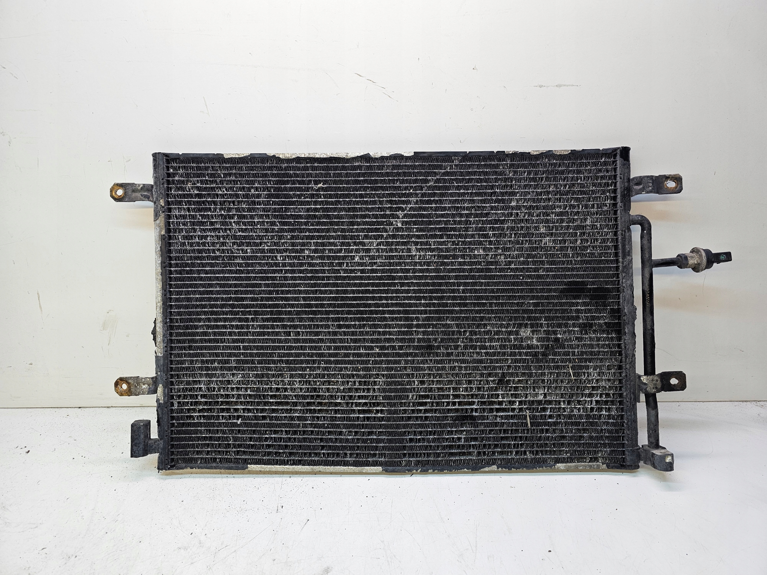 radiateur climatisation AUDI A4 B7 8E0260401T