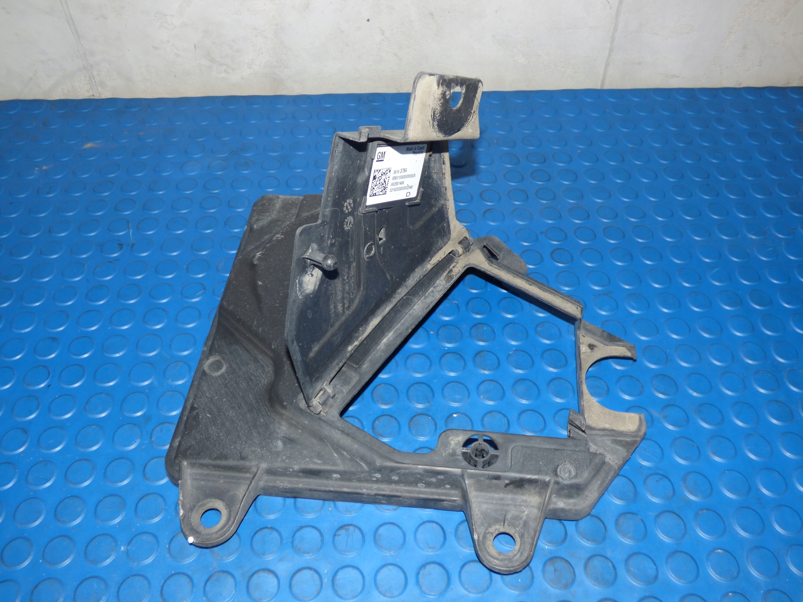 Blende Abdeckung Behälter ADBLUE 39193764 ASTRA K V KOMBI