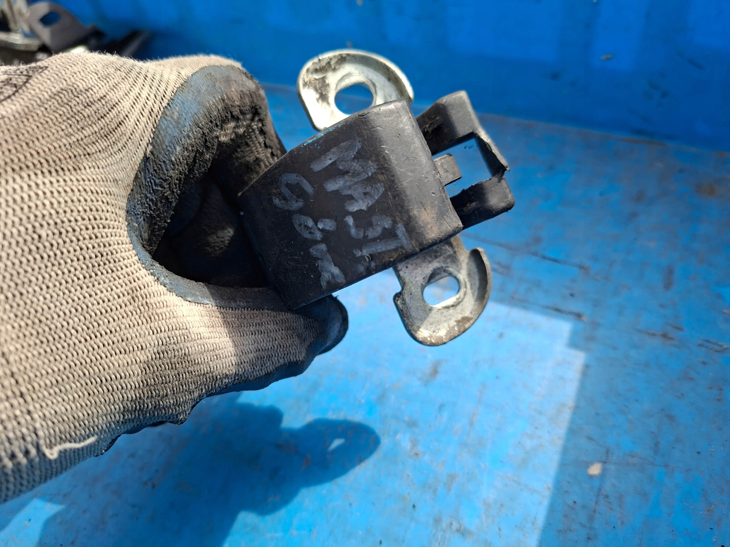 lock door rear upper renault master