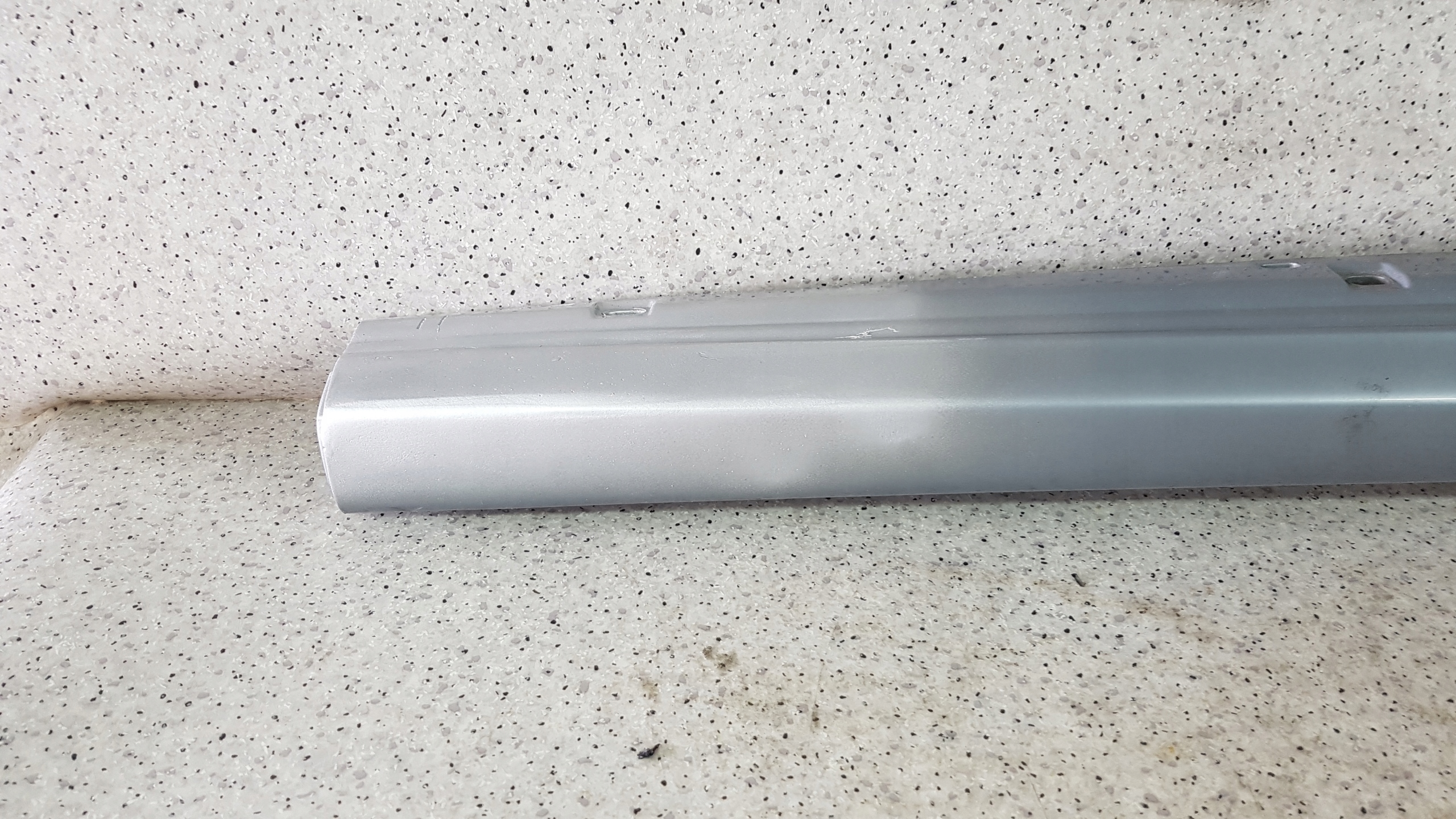 AUDI RS6 C6 2004 - left moulding threshold 2704