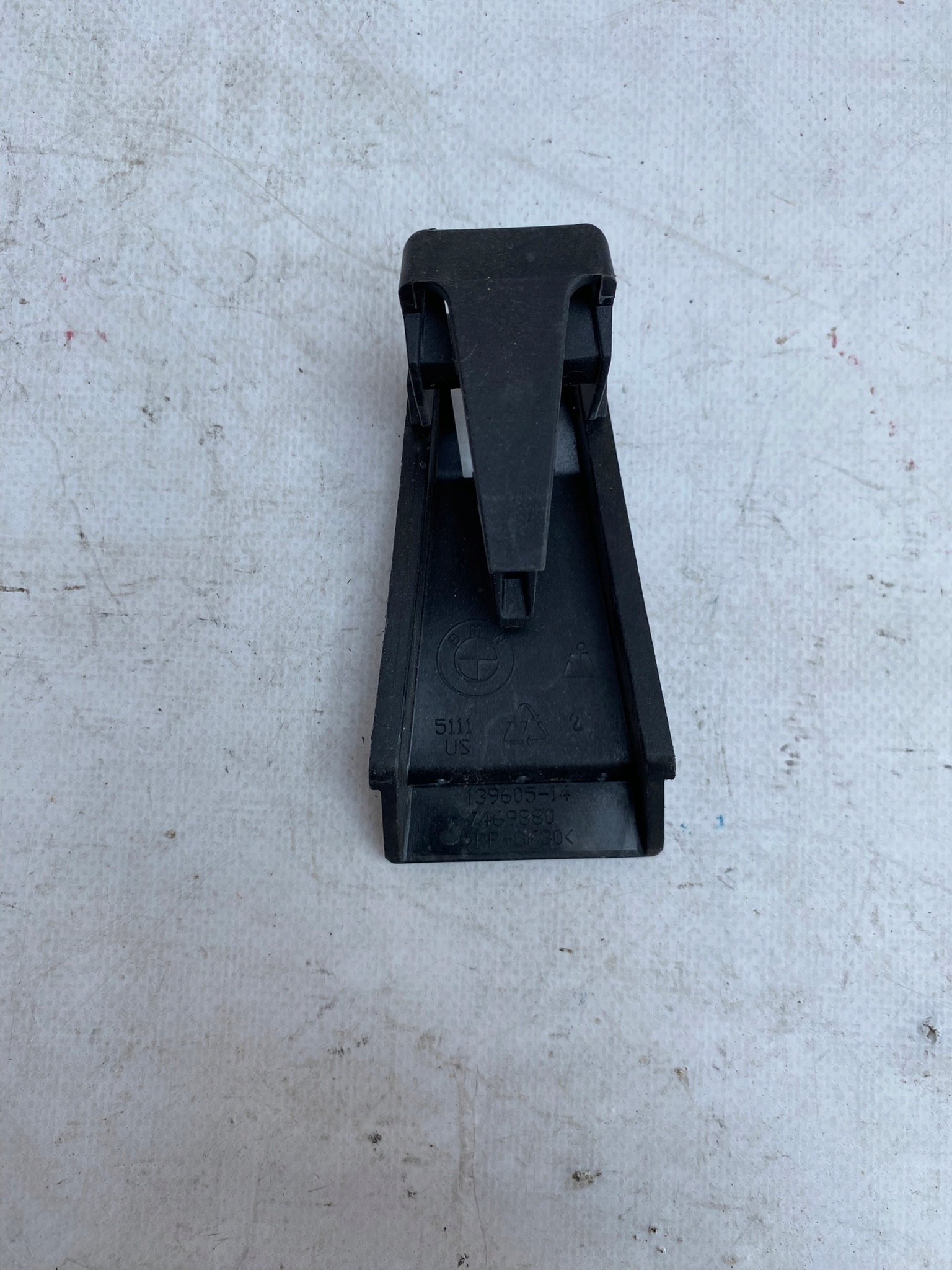 BMW front X3 G01 support holder of a bumper left/right 7469880