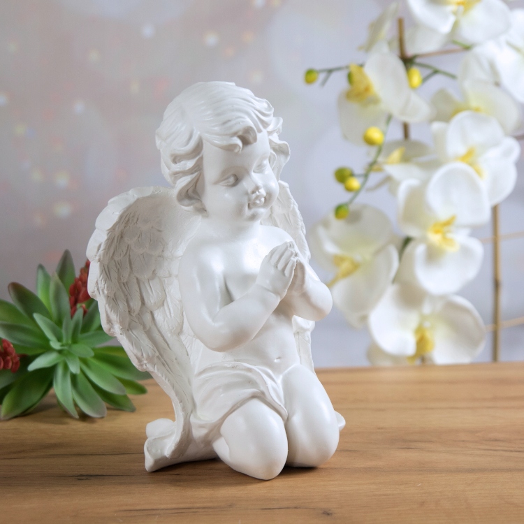 ANIOŁEK MODLĄCY figurka gipsowa Z SERCEM prezent dla gości KOMUNIA biały Materiał dominujący inny
