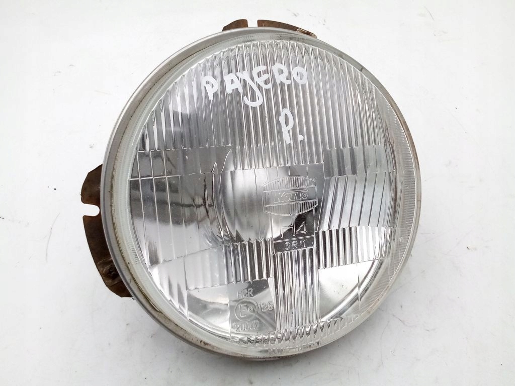 Mitsubishi Pajero and 1 light right front front Koito
