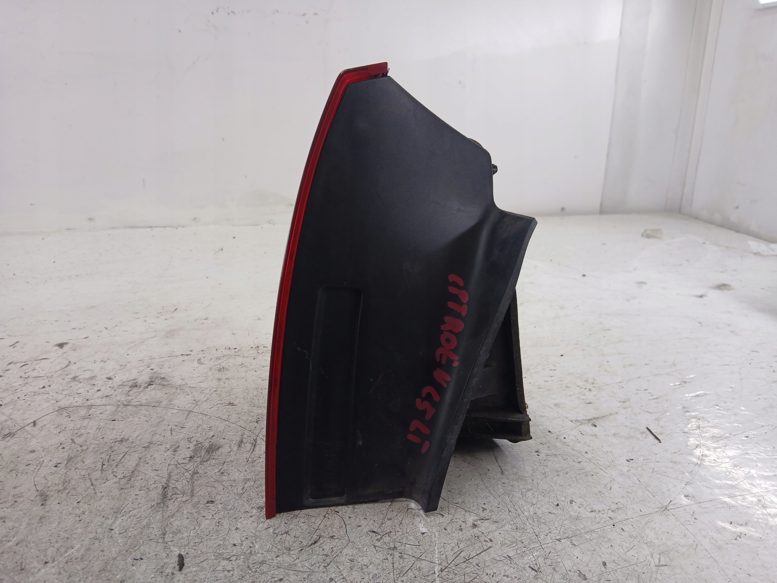 CITROEN C5 and LIFT light left rear part