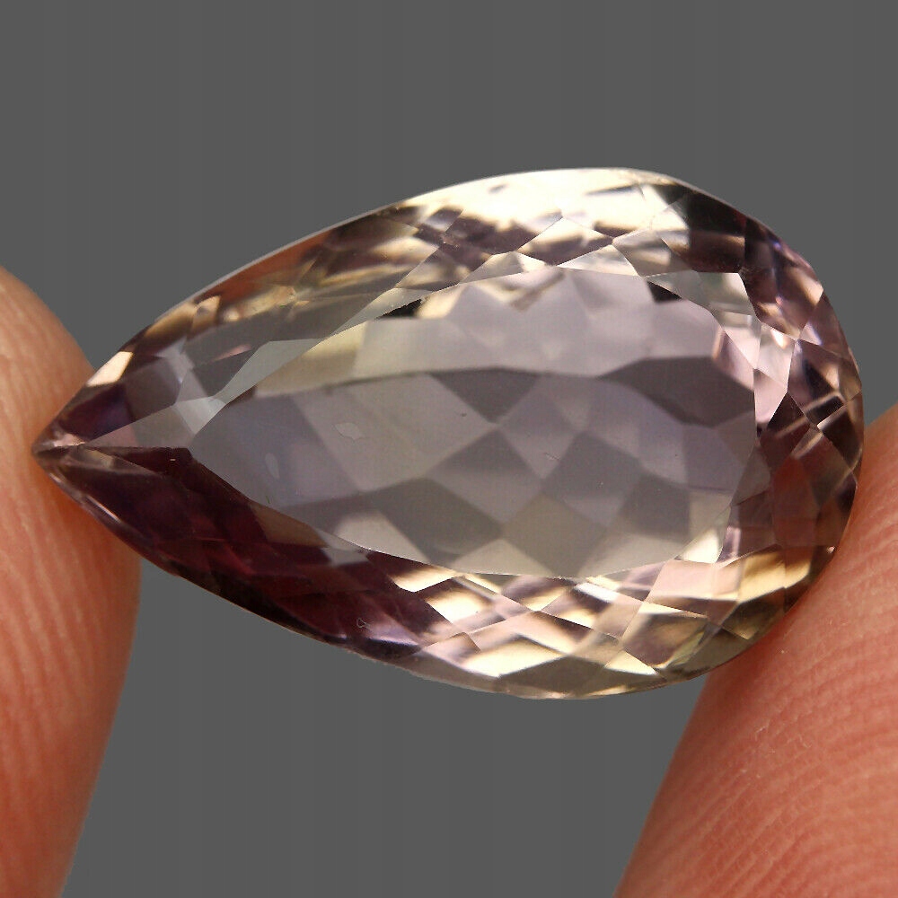 Ametryn přírodní kámen Vvs 13.4ct
