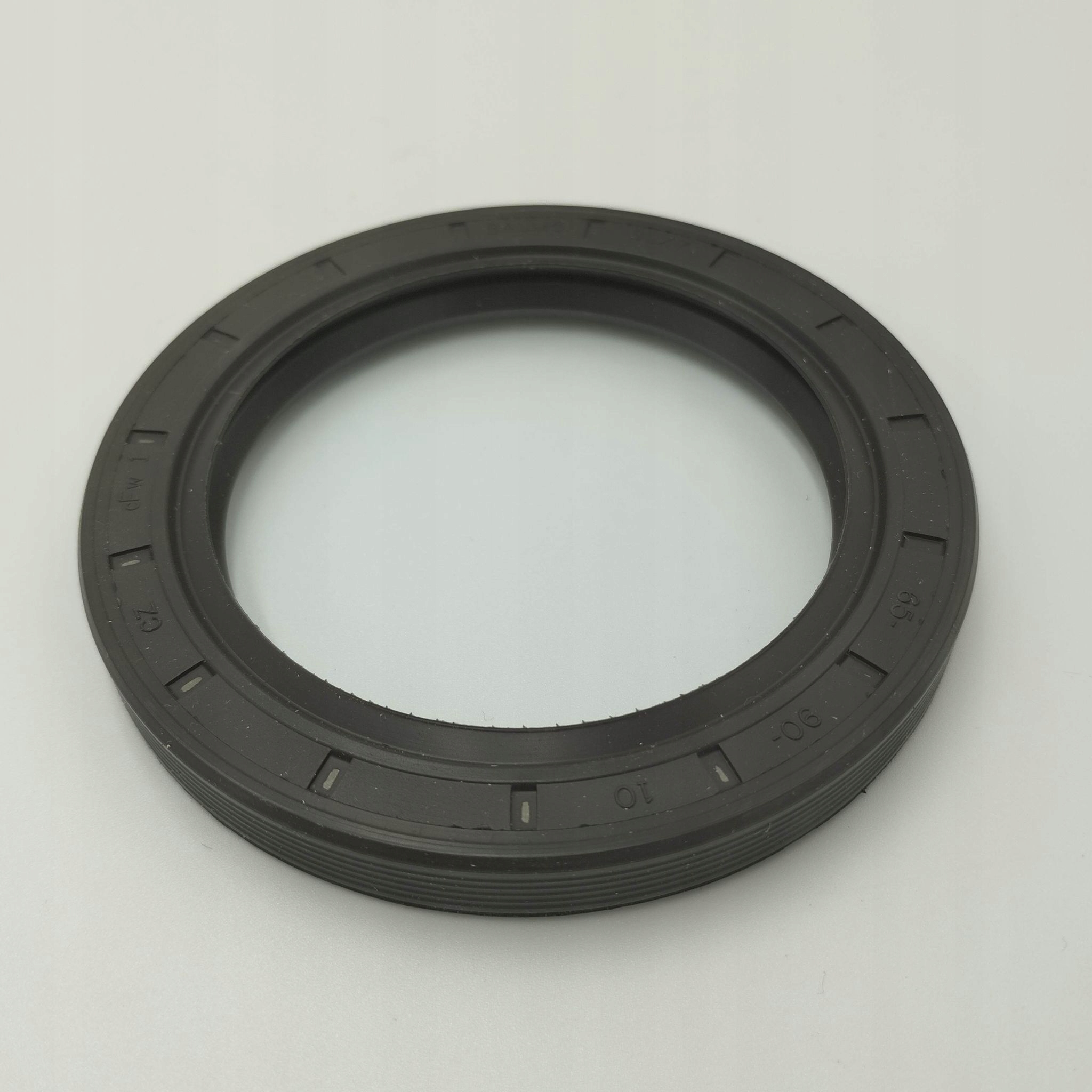 USZCZELNIACZ WALU KORBOWEGO VOLVO (65X90X10) VOLVO FM9 D9A260