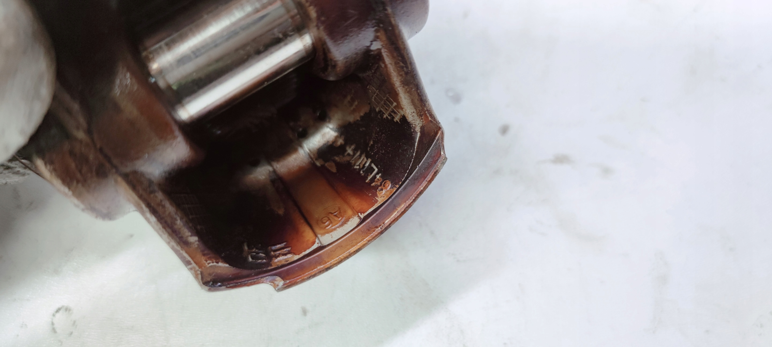 piston left AUDI 3.0TFSI CAJ 84L111 *2*
