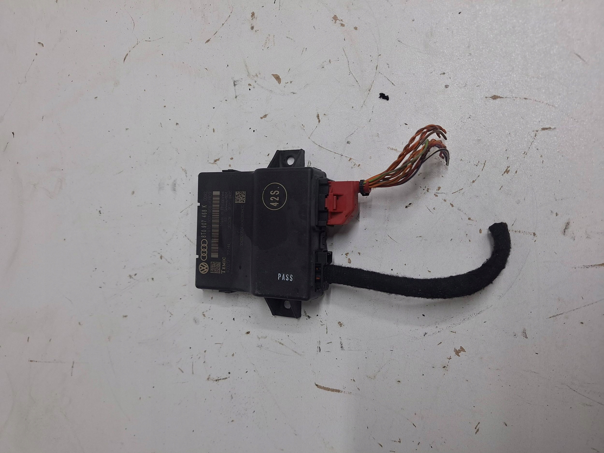 AUDI A4 B8 A5 8T Q5 control unit module GATEWAY 8T0907468K