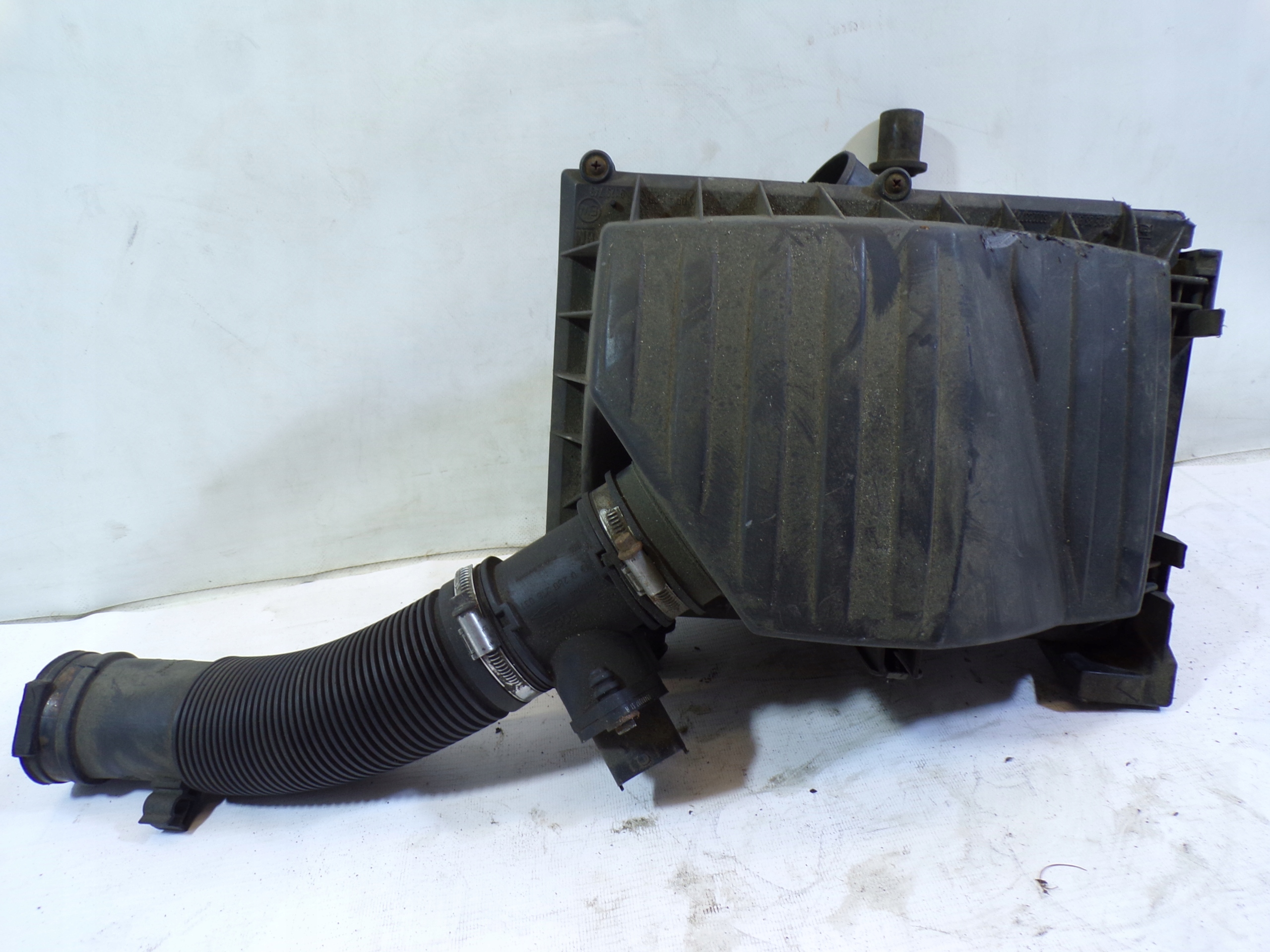 Gehäuse filter luft Luftmassenmesser OPEL CORSA C 1.2 9129743