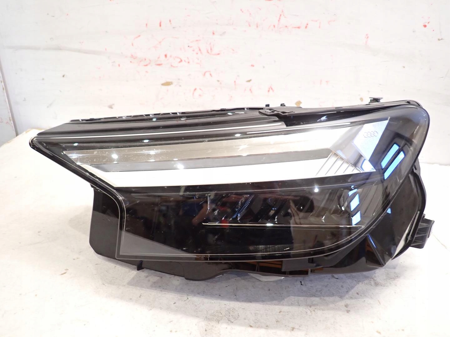 light front left AUDI Q4 2020- E-TRON FULL LED 89A941033