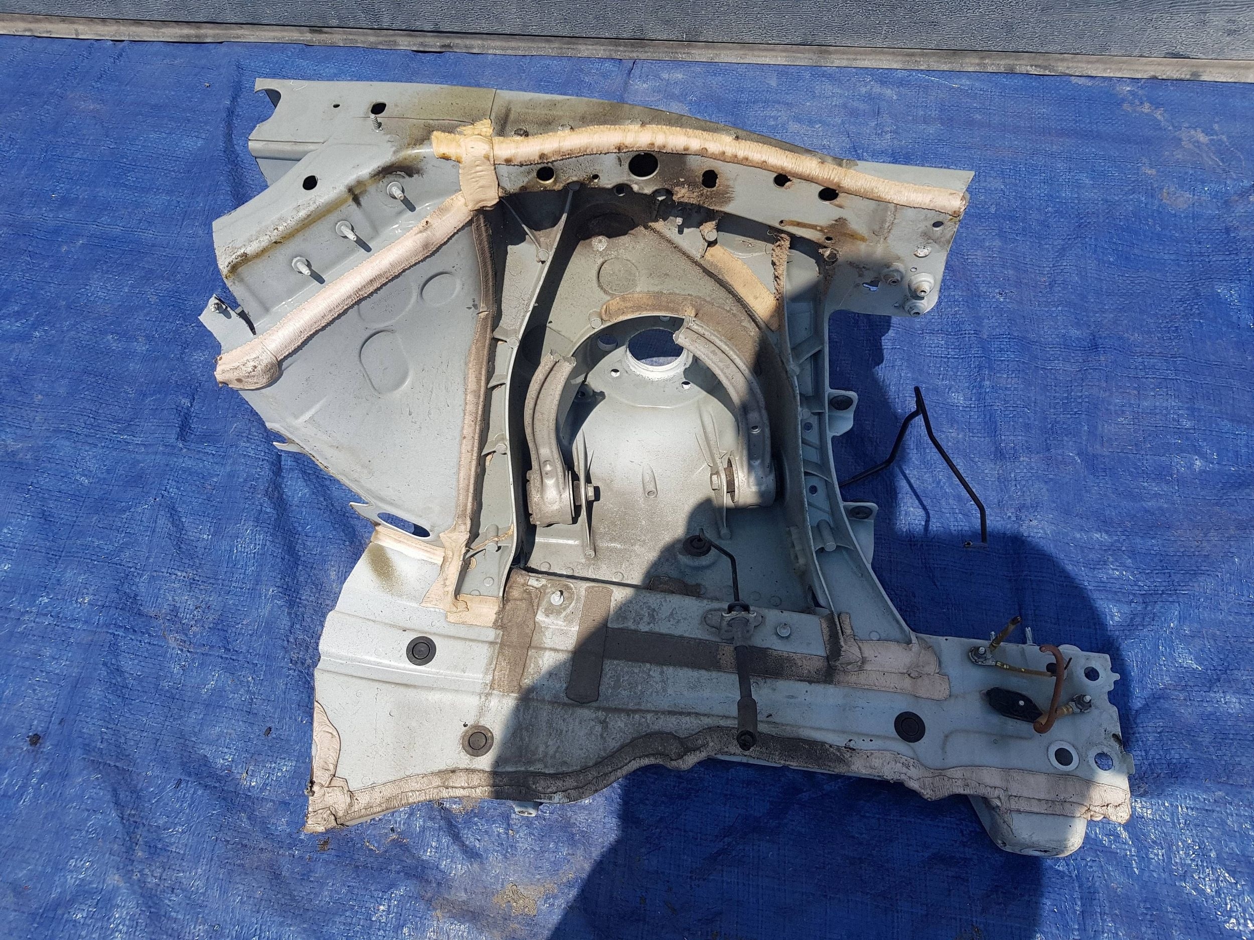 quarter front front right placement quarter Mercedes E W213