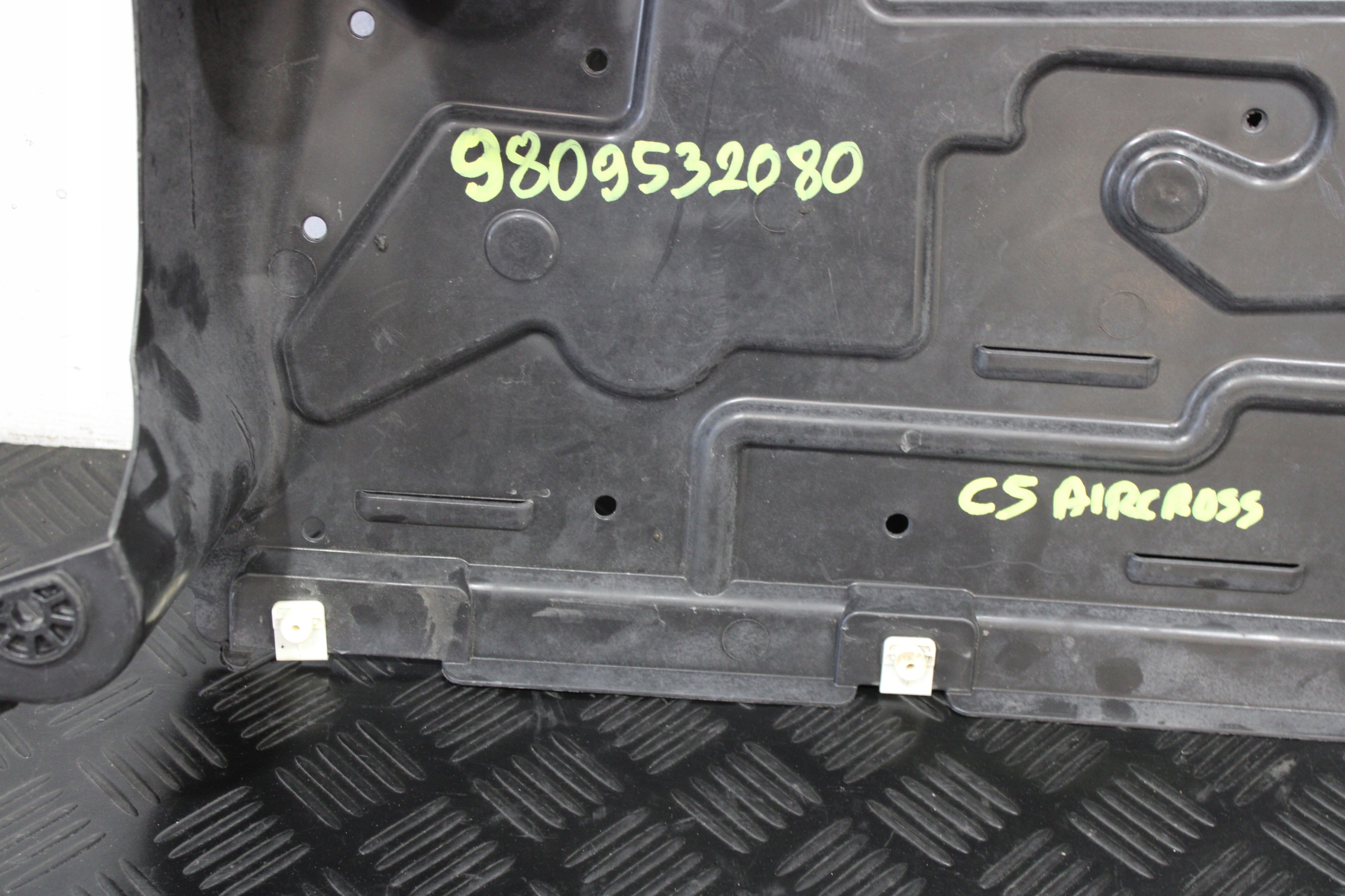 abdeckung Blende Abdeckung ADBLUE 9809532080 CITROEN C5 AIRCROSS