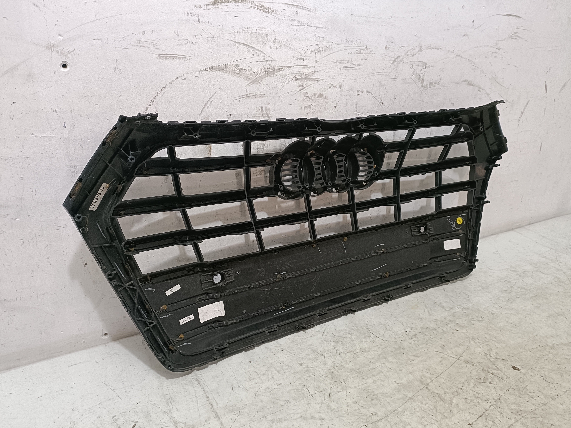 AUDI Q5 II grill grille radiator central front PDC 80A853651