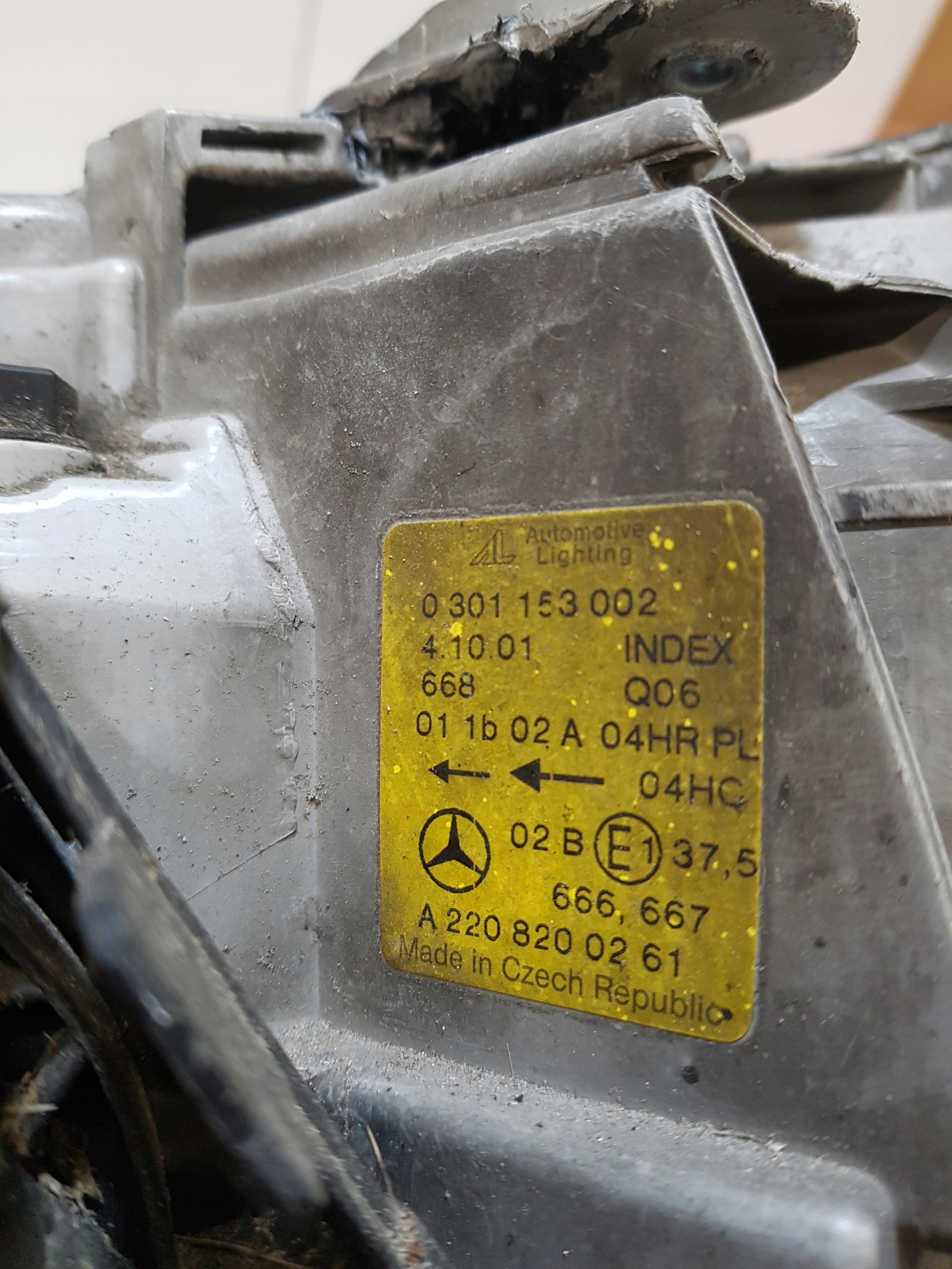light right front MERCEDES-BENZ S-KLASA W220 0301153002