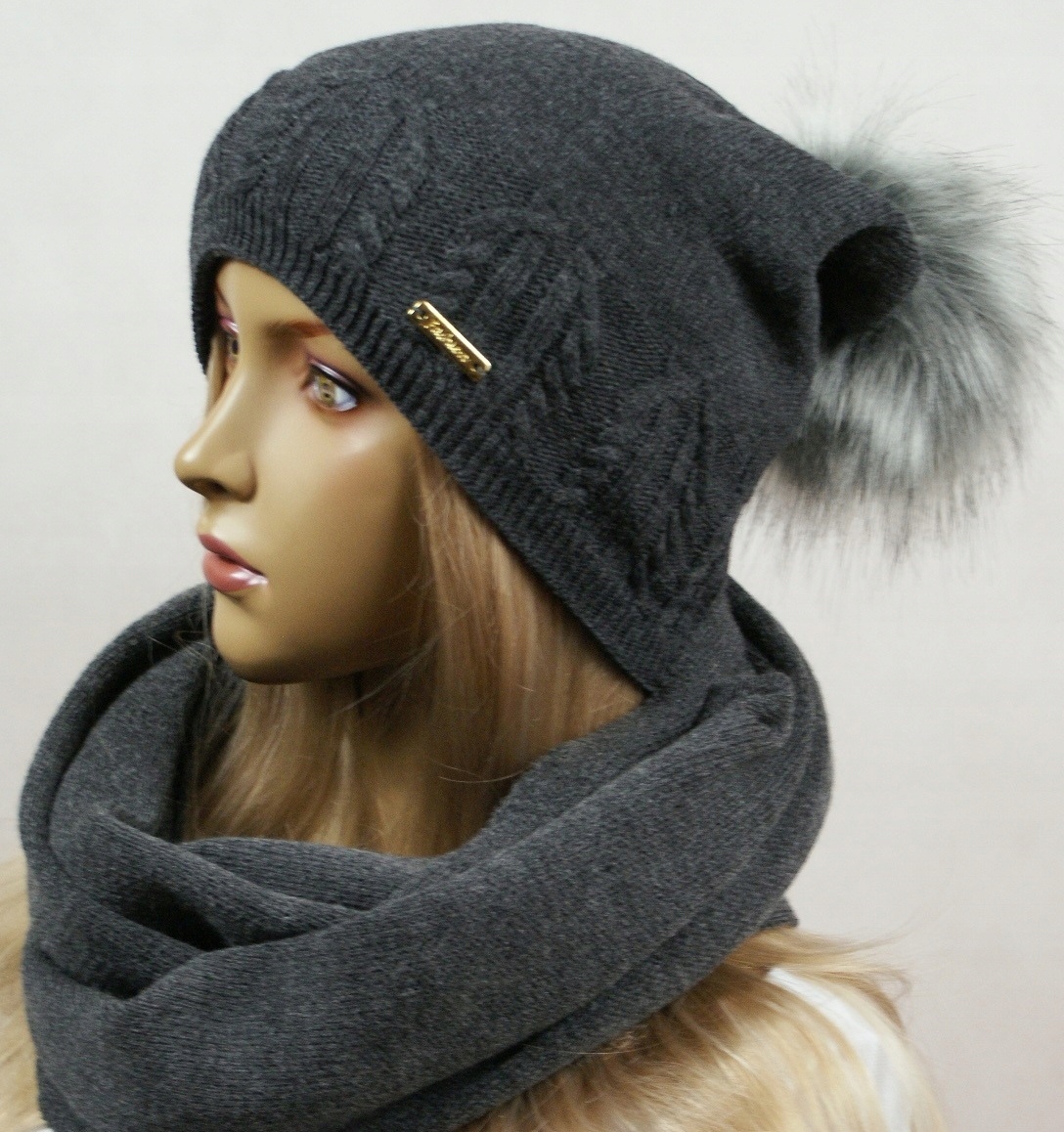 KOMPLET CZAPKA + KOMIN pompon # 19 Cechy dodatkowe pompon