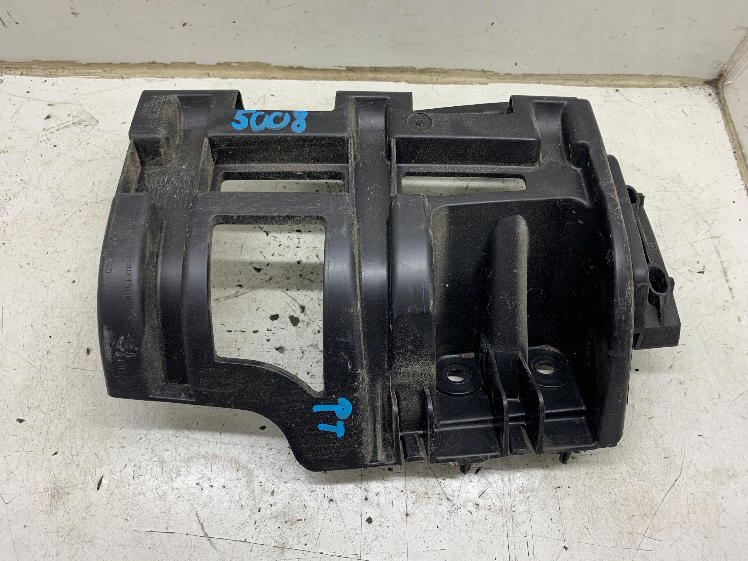 bumper bracket right rear part rear 9686252880 PEUGEOT 5008