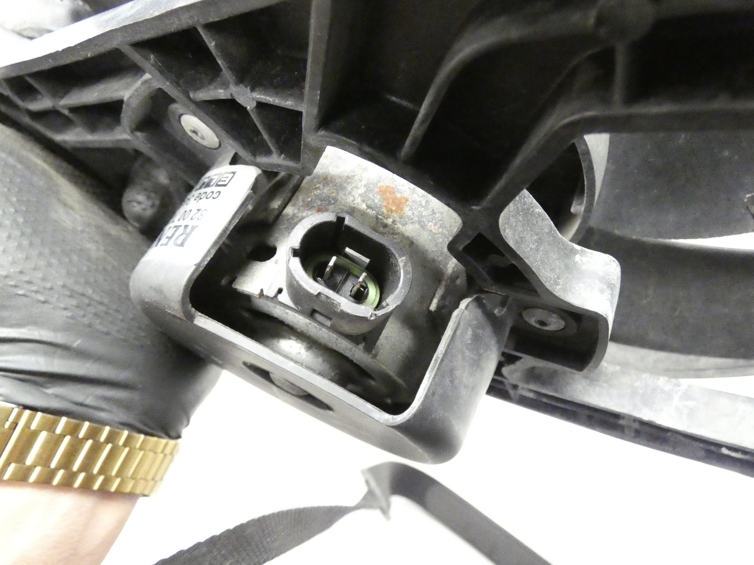 Ventola radiatore DACIA LOGAN e MCV e 1.6 16V 04-12 8200702956