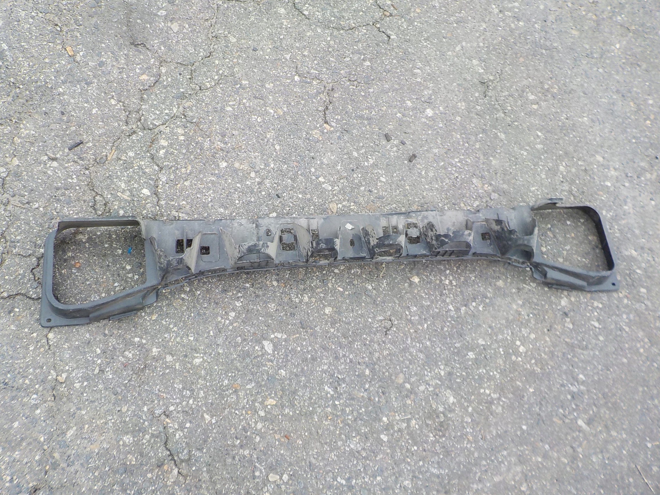 Supporto staffa Paraurti posteriore peugeot 208 e 2013r