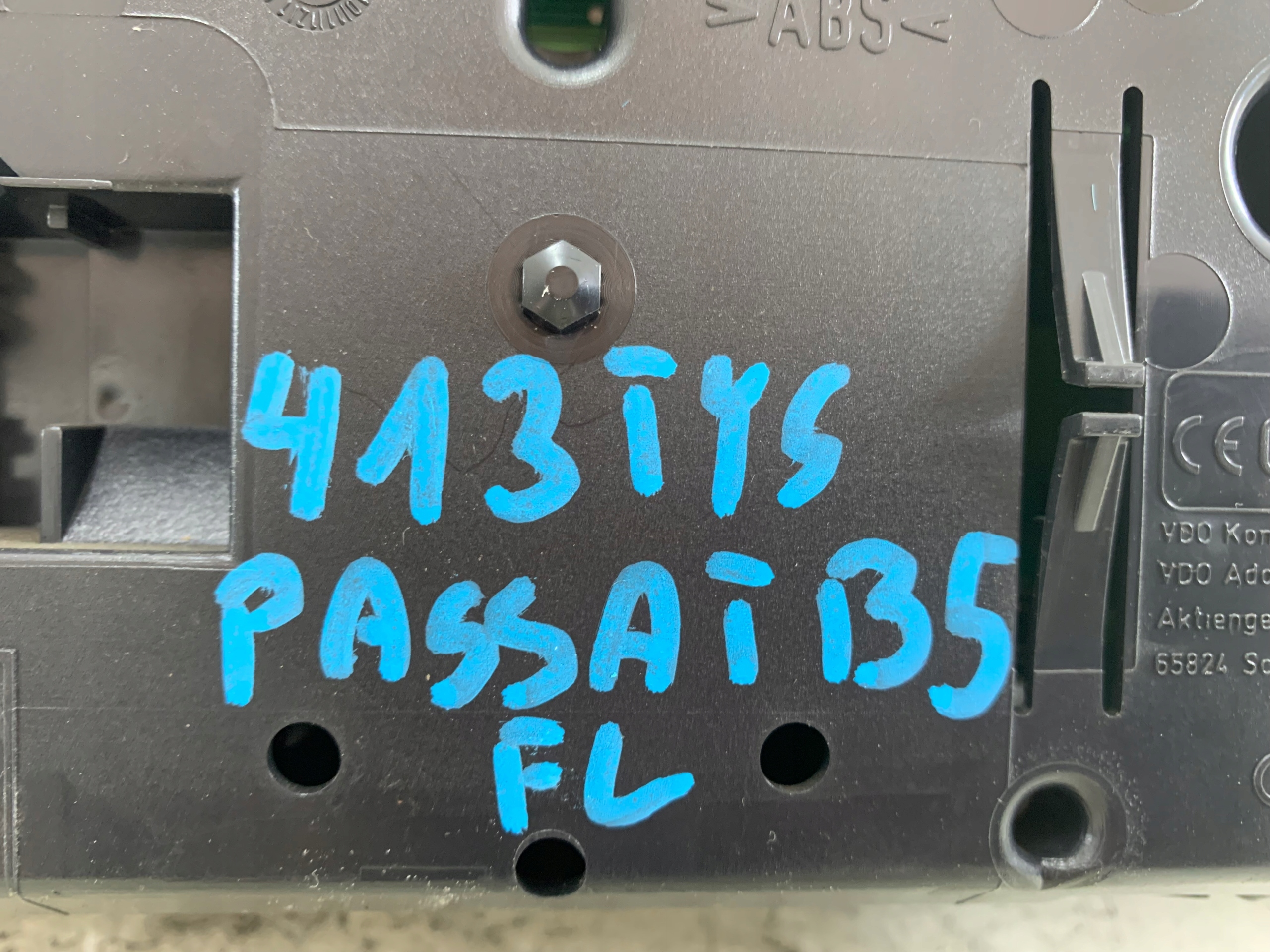 VW PASSAT B5 LIFT 1.9 TDI dials dials 3B0920807A 413 thousand