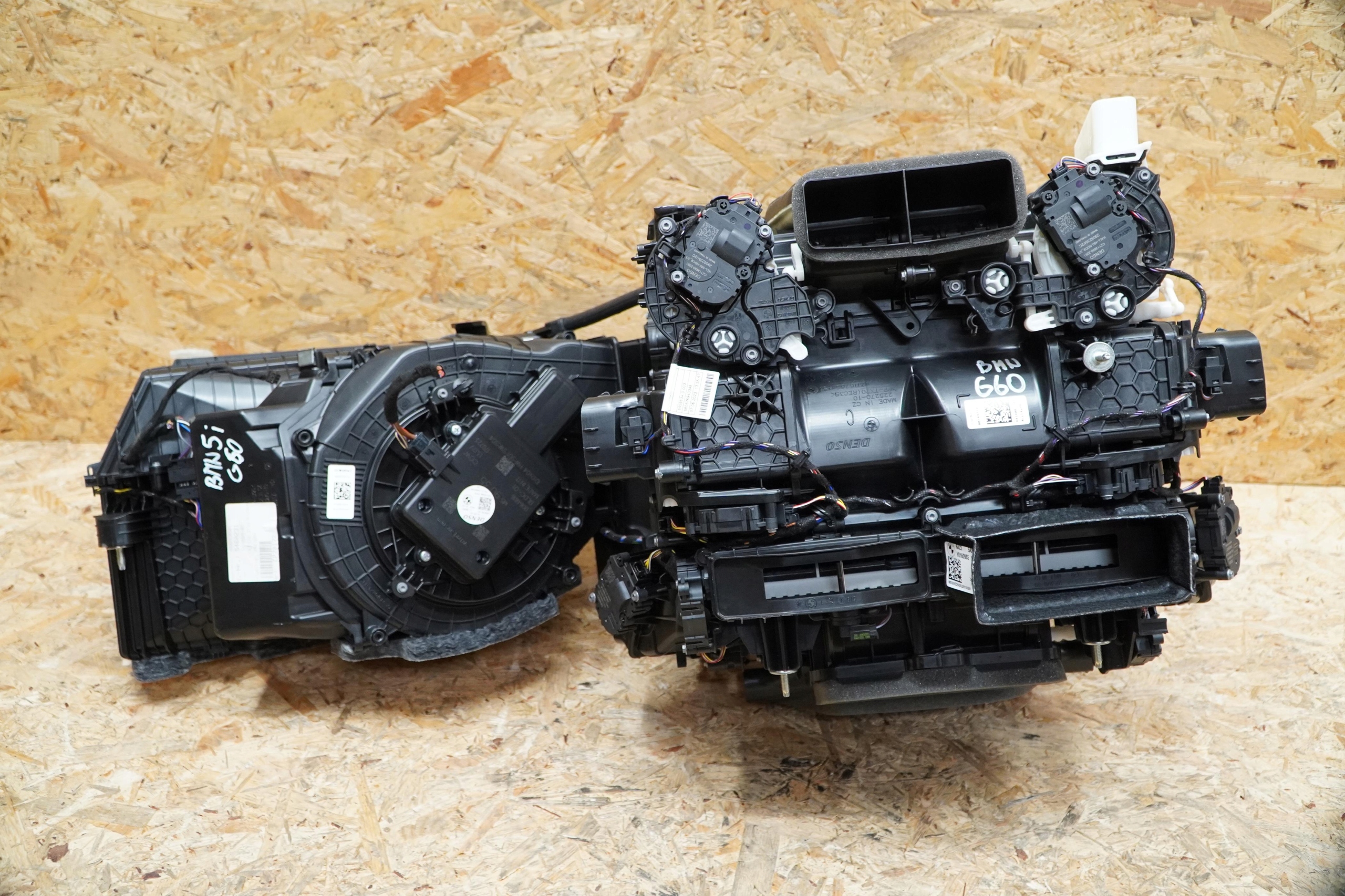 радиатор отопителя 5A379D9 5A5A456 BMW 5 G60 i5 23-