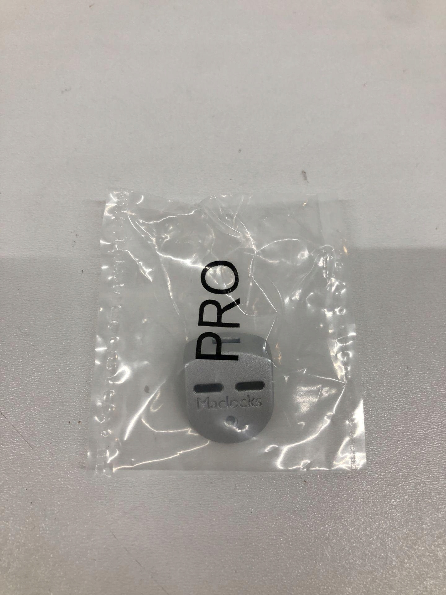 ZABEZPIECZENIE MACBOOKA AIR PRZEJŚCIÓWKĄ MACLOCKS Producent Inna