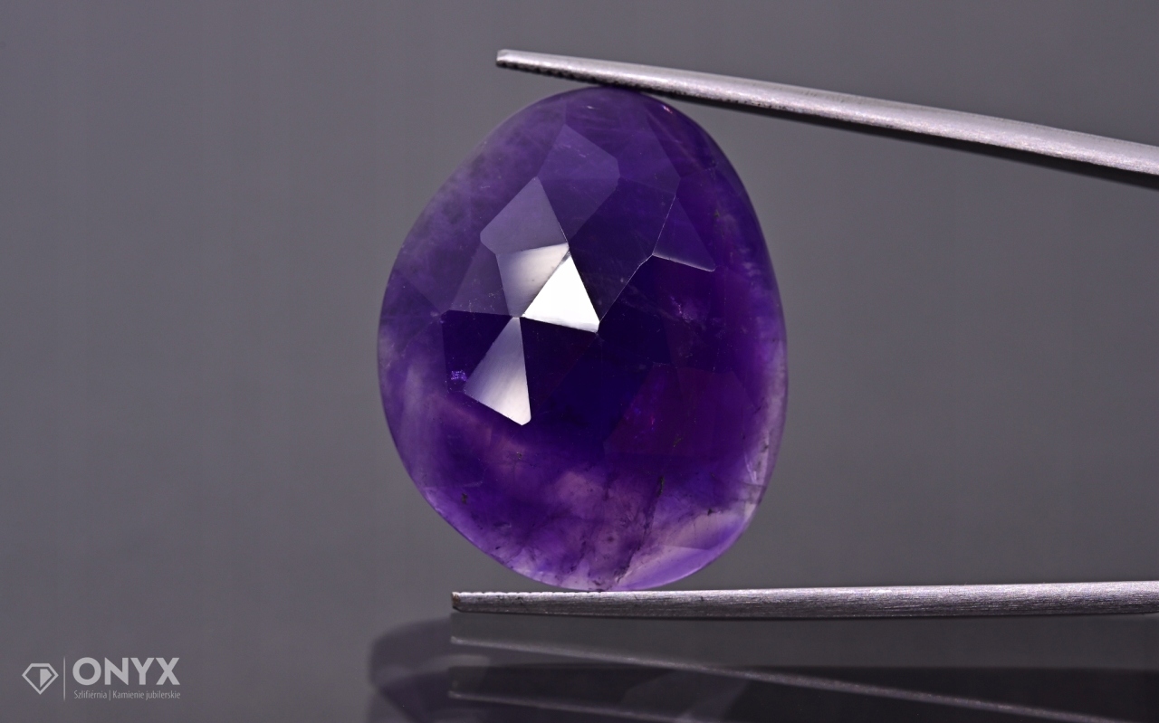 Ametystová fazetovaná nepravidelná rozeta 27x22 mm