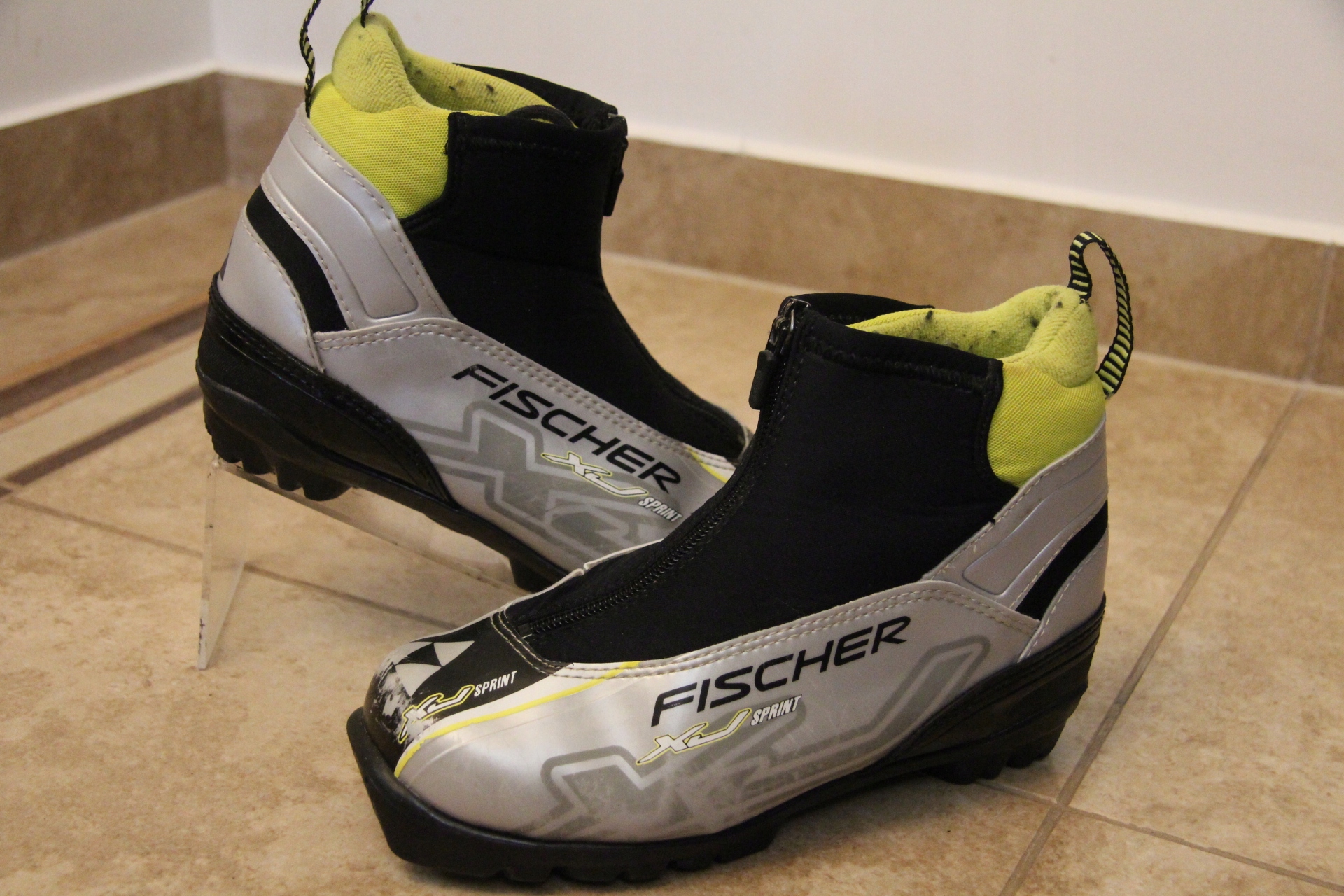 FISCHER XJ SPRINT NNN - ROZ.36/23CM Model XJ SPRINT