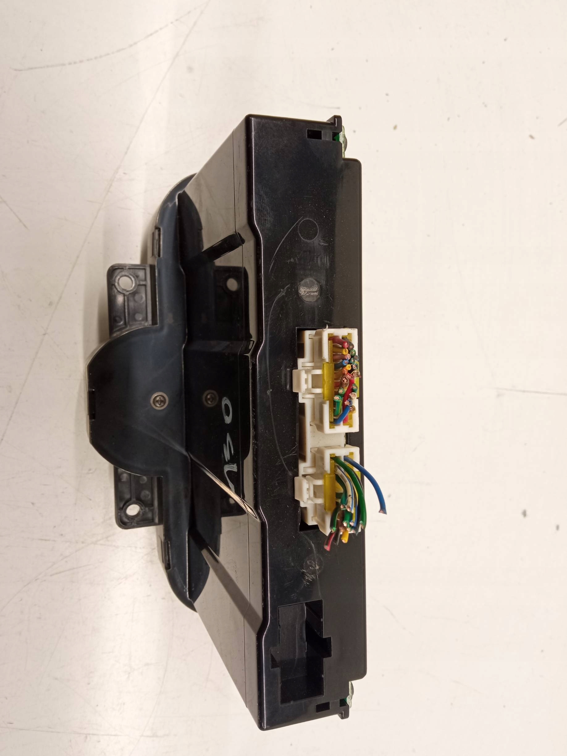 PANEL Bouches buses 0K2FB61190 Kia Carens II (2006-2012)