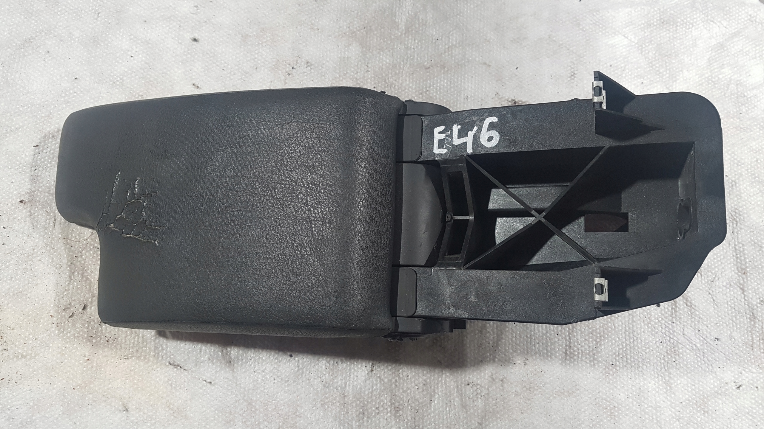 BMW E46 PODŁOKIETNIK