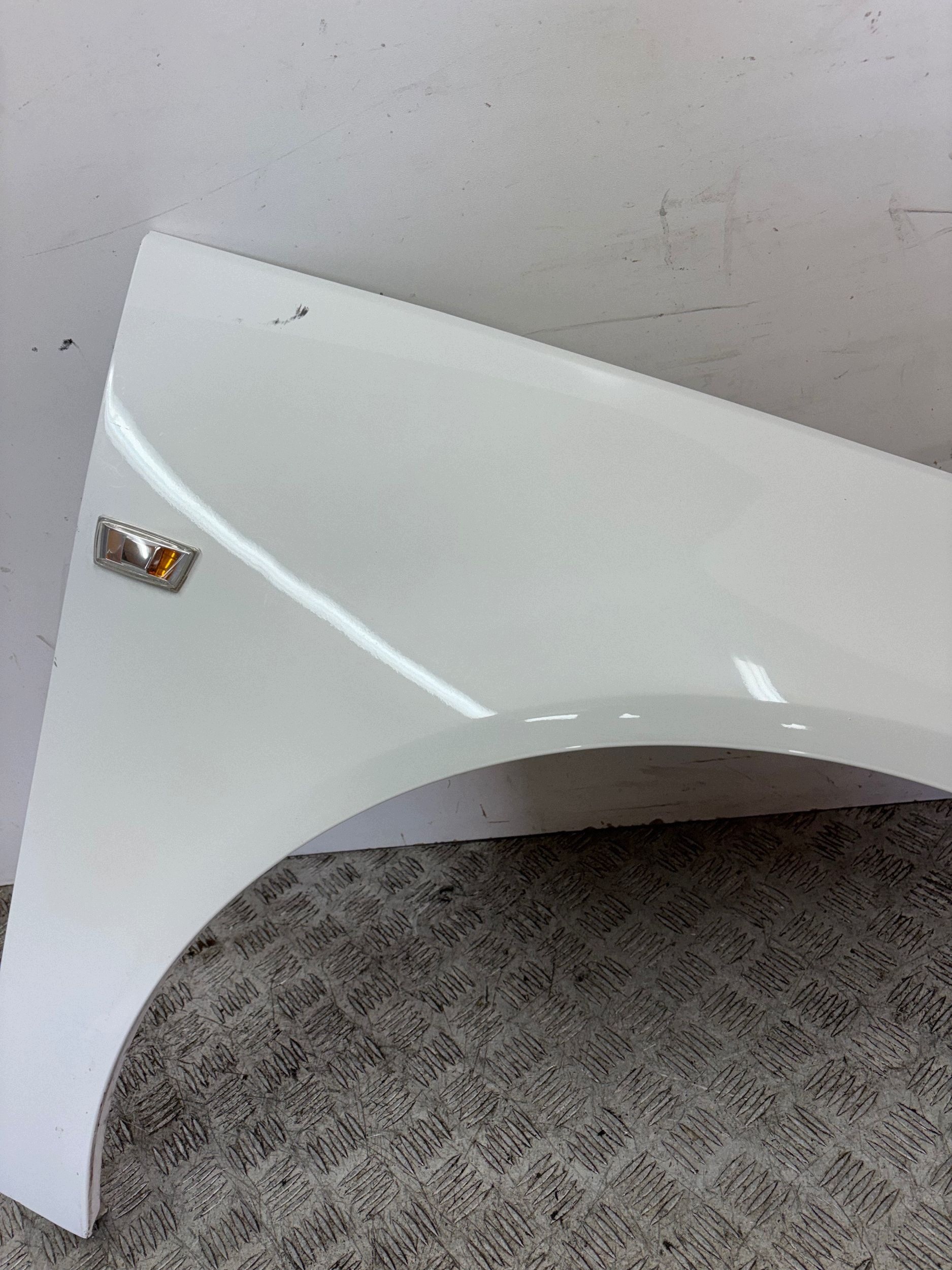 fender front front right OPEL INSIGNIA A
