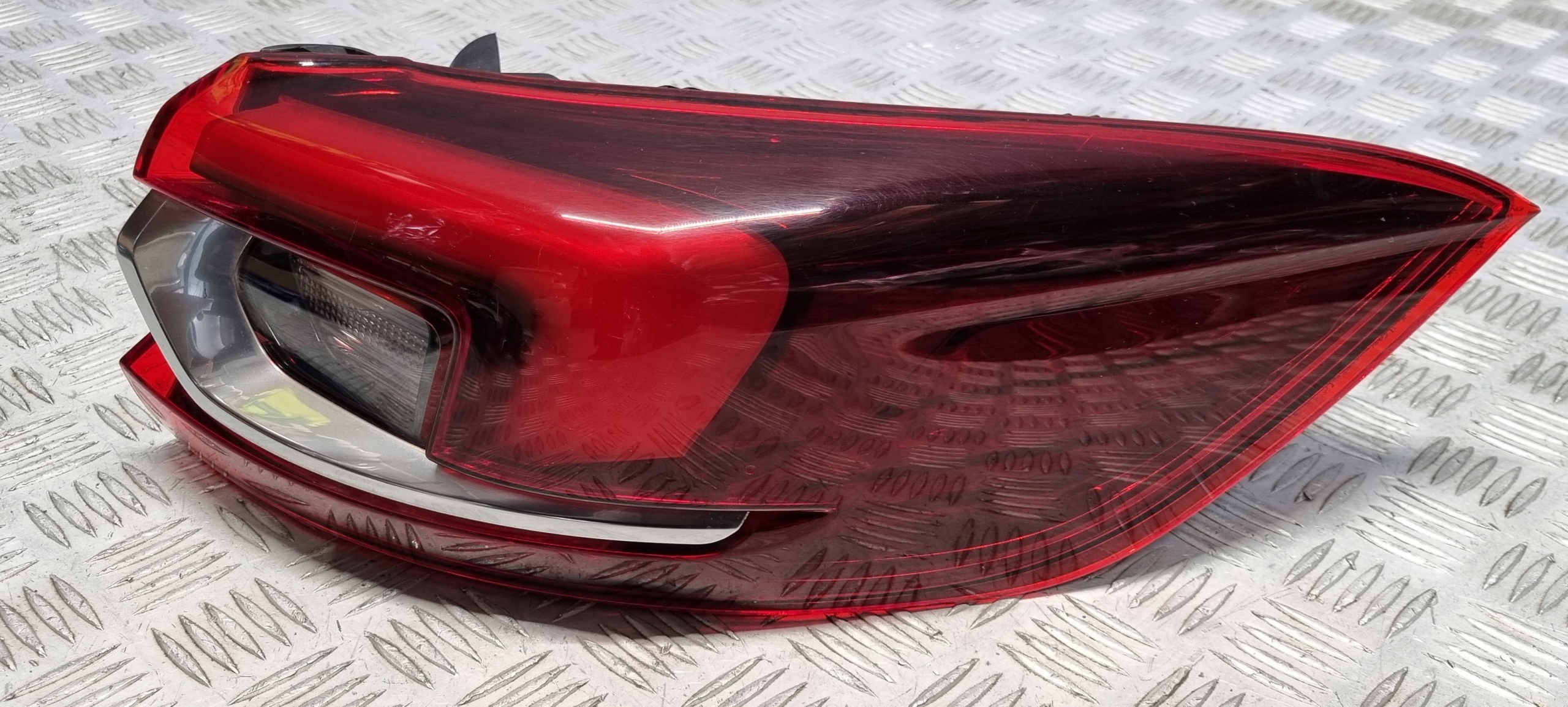 OPEL INSIGNIA B LAMPA PRAWA PRAWY TYŁ TYLNA 39099123