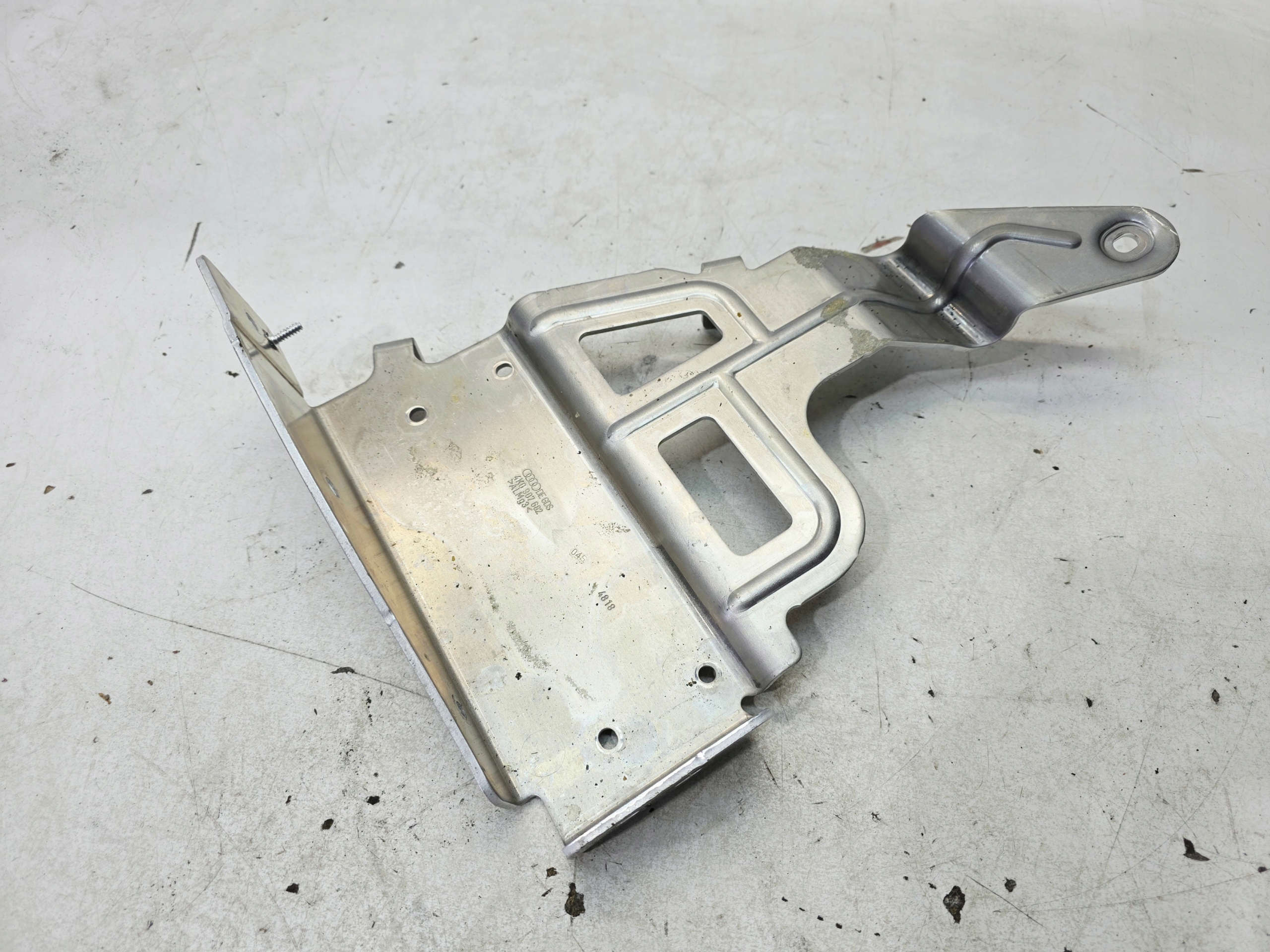 bracket holder STEROWNIKA AUDI A6 C8 4K0907682