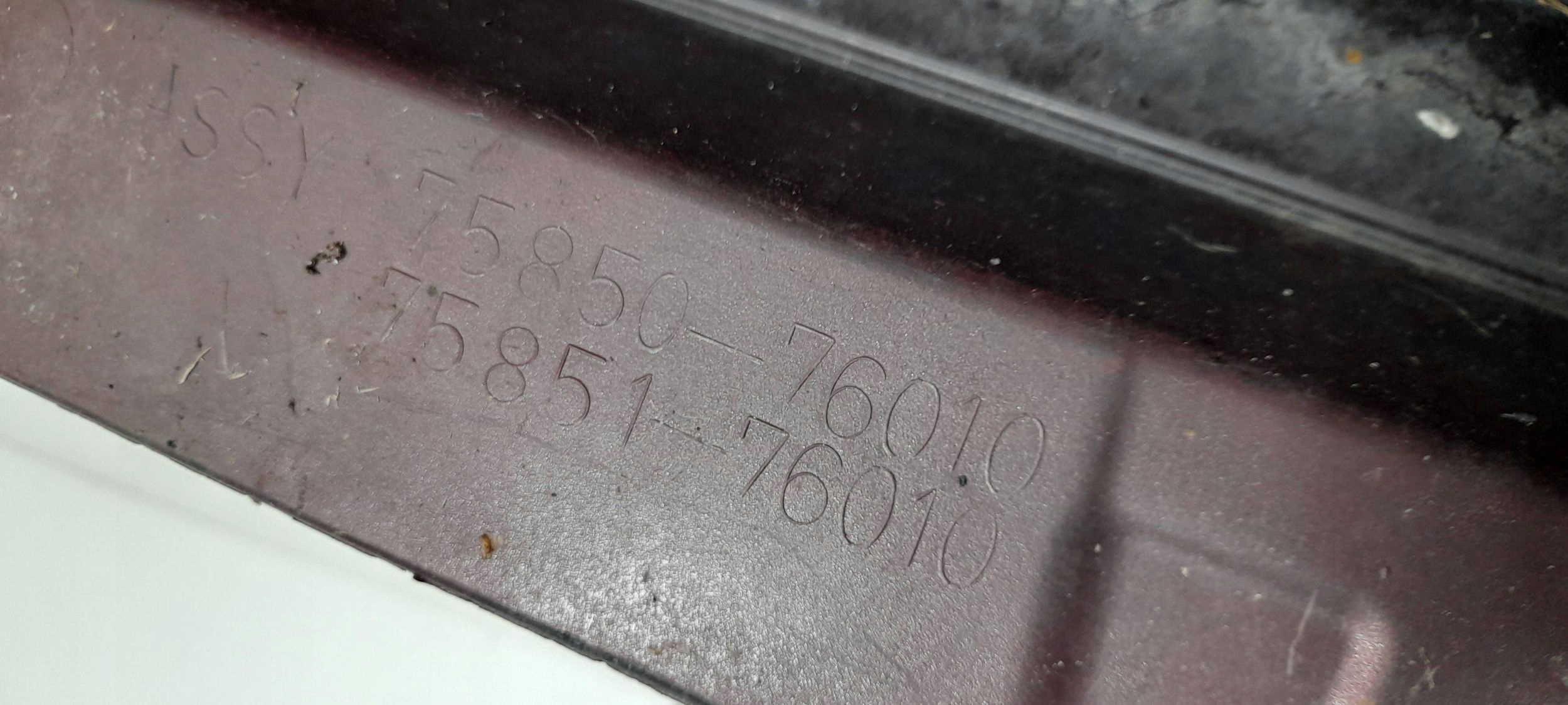 Lexus CT 200H cap threshold right 7585076010 (LS61)