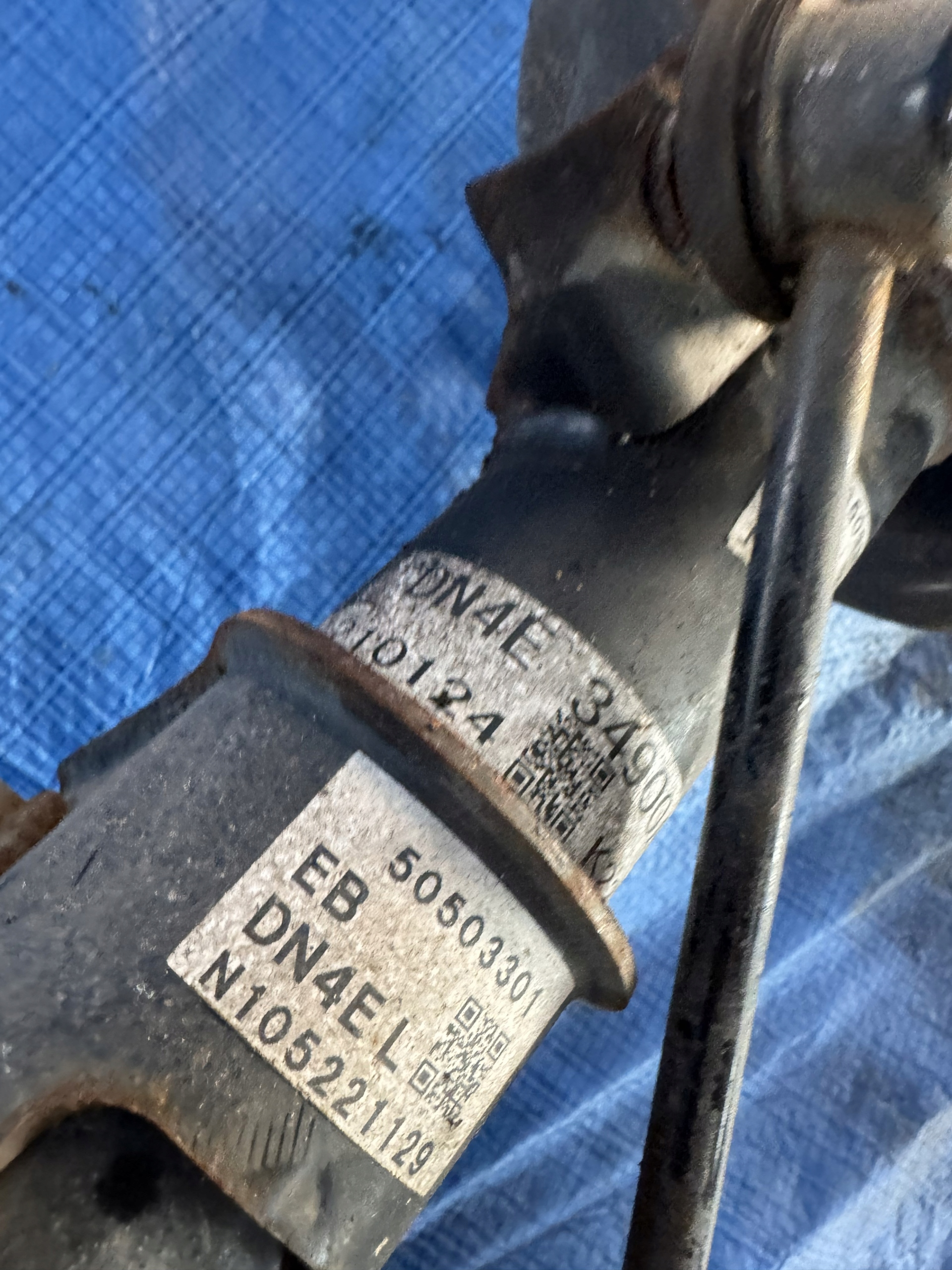 передний левый mazda MX-30 DN4E34900A