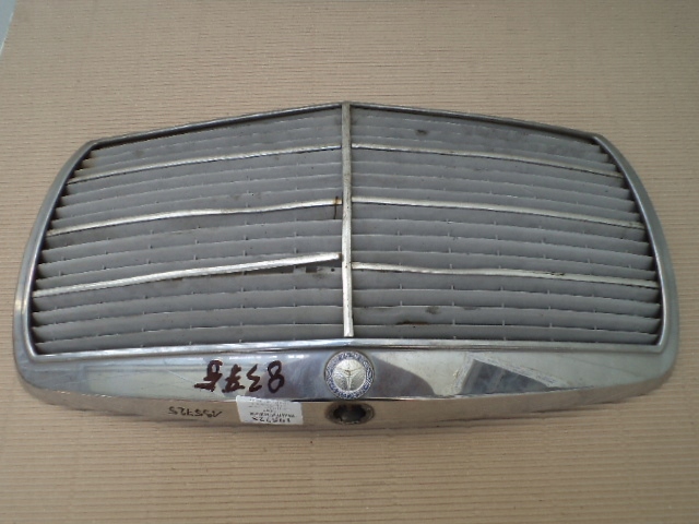 MERCEDES W123 GRILL ATRAPA CHROMOWANA