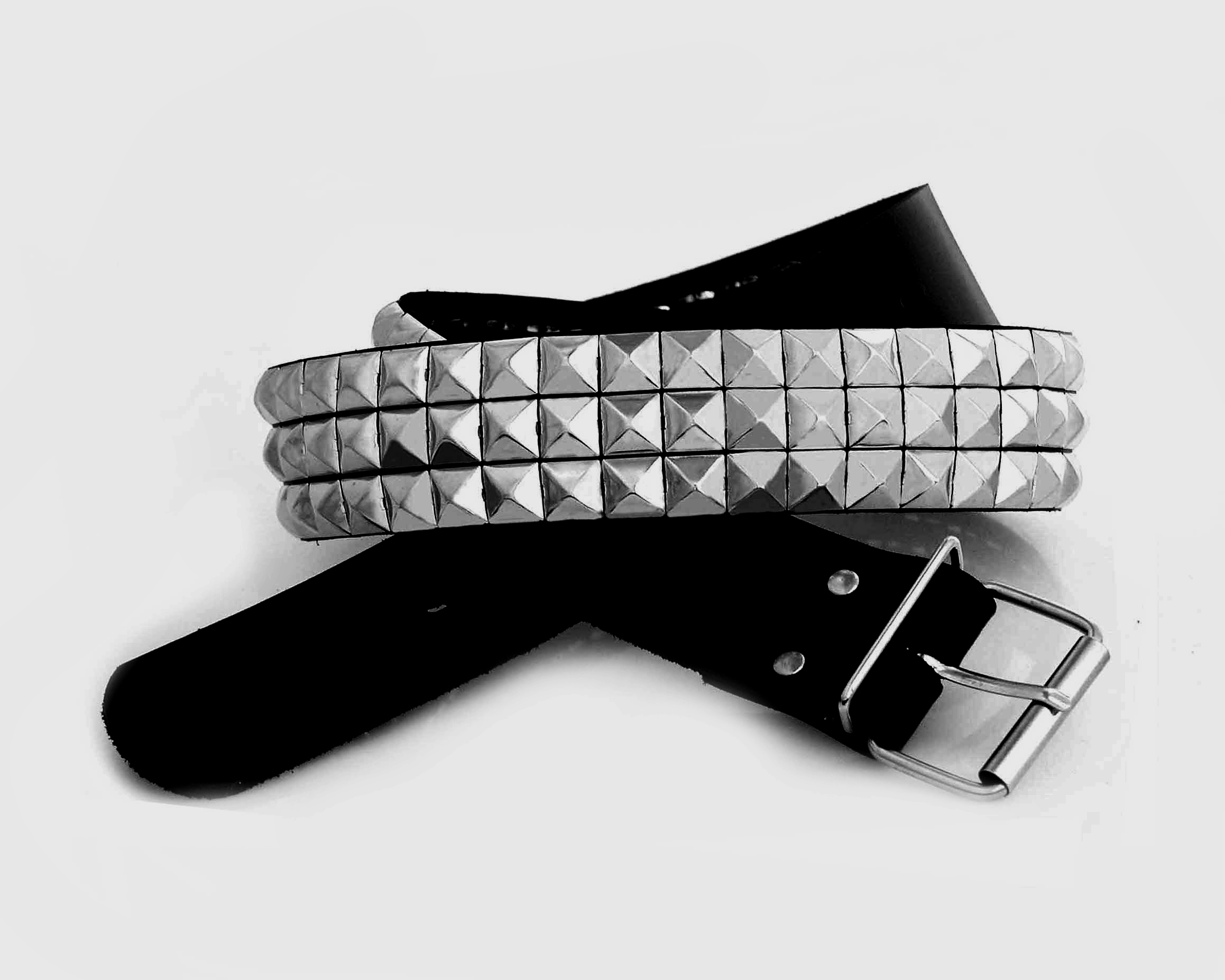 PASEK SKÓRZANY ĆWIEKI PIRAMIDKI rozmiar S Materiał dominujący skóra naturalna