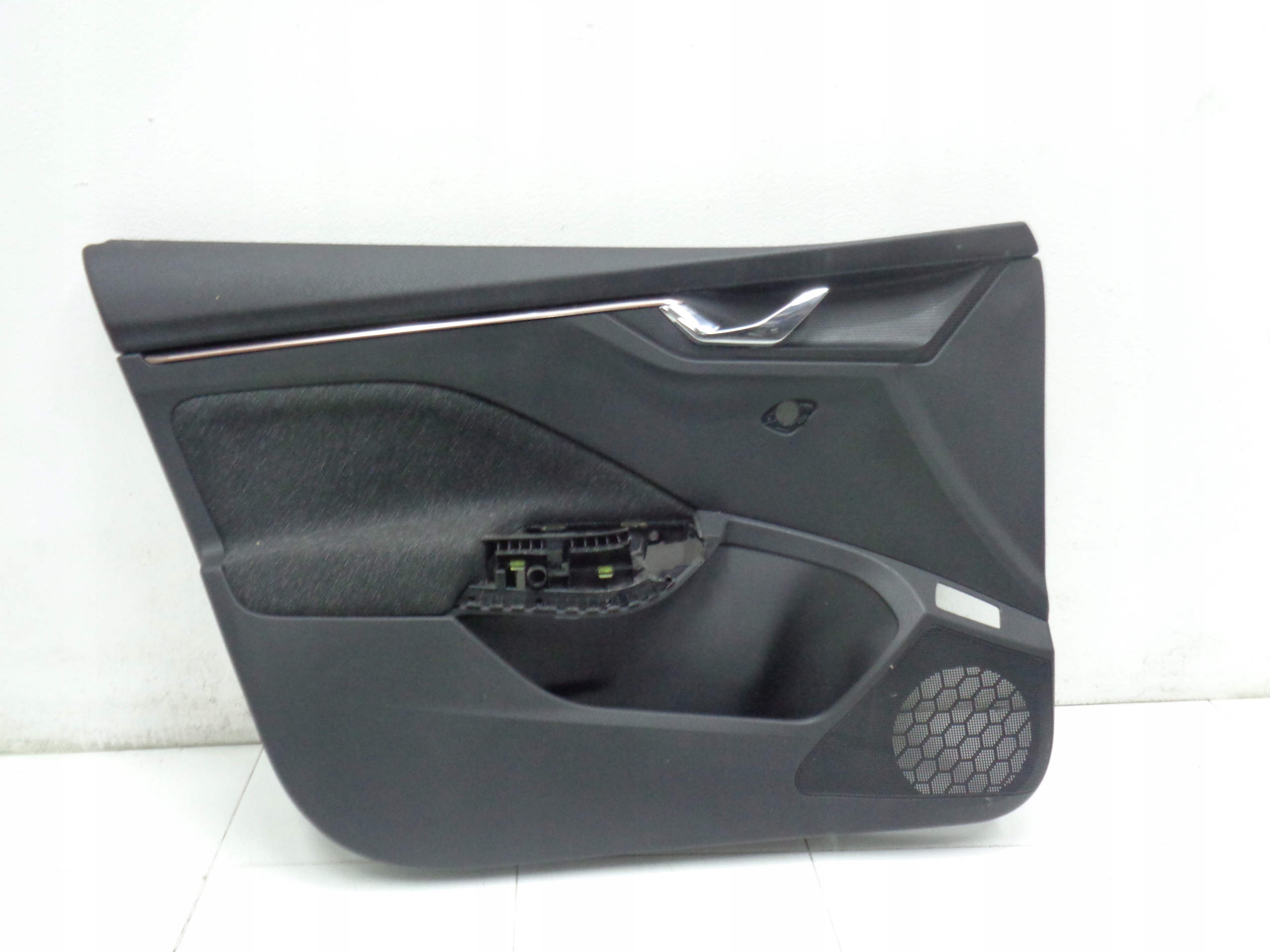 SKODA KAMIQ side upholstery door left front 19r