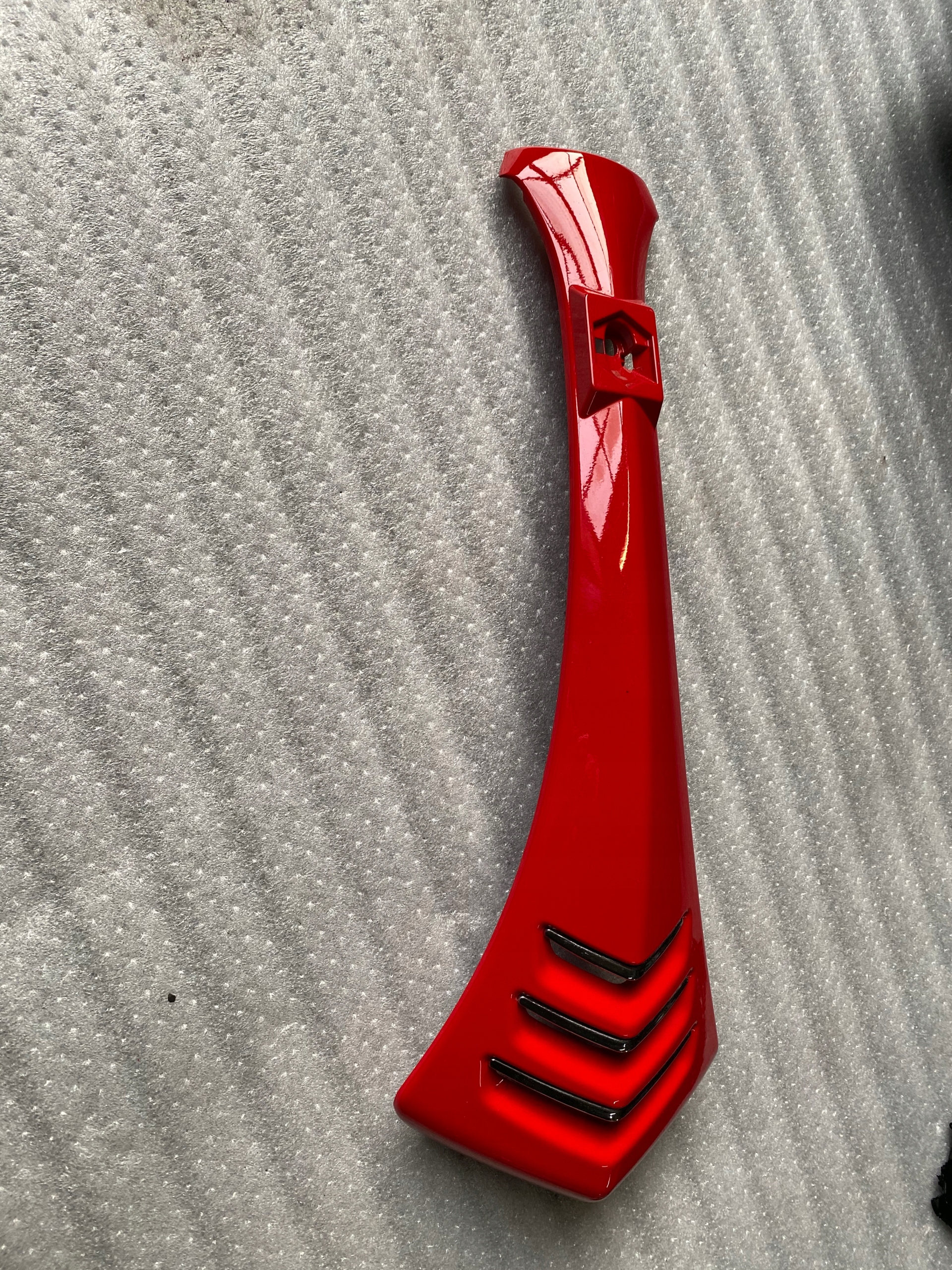 3 PIAGGIO VESPA 946 OSLONA KIEROWNICY RED 676154 Part manufacturer Piaggio OE OE