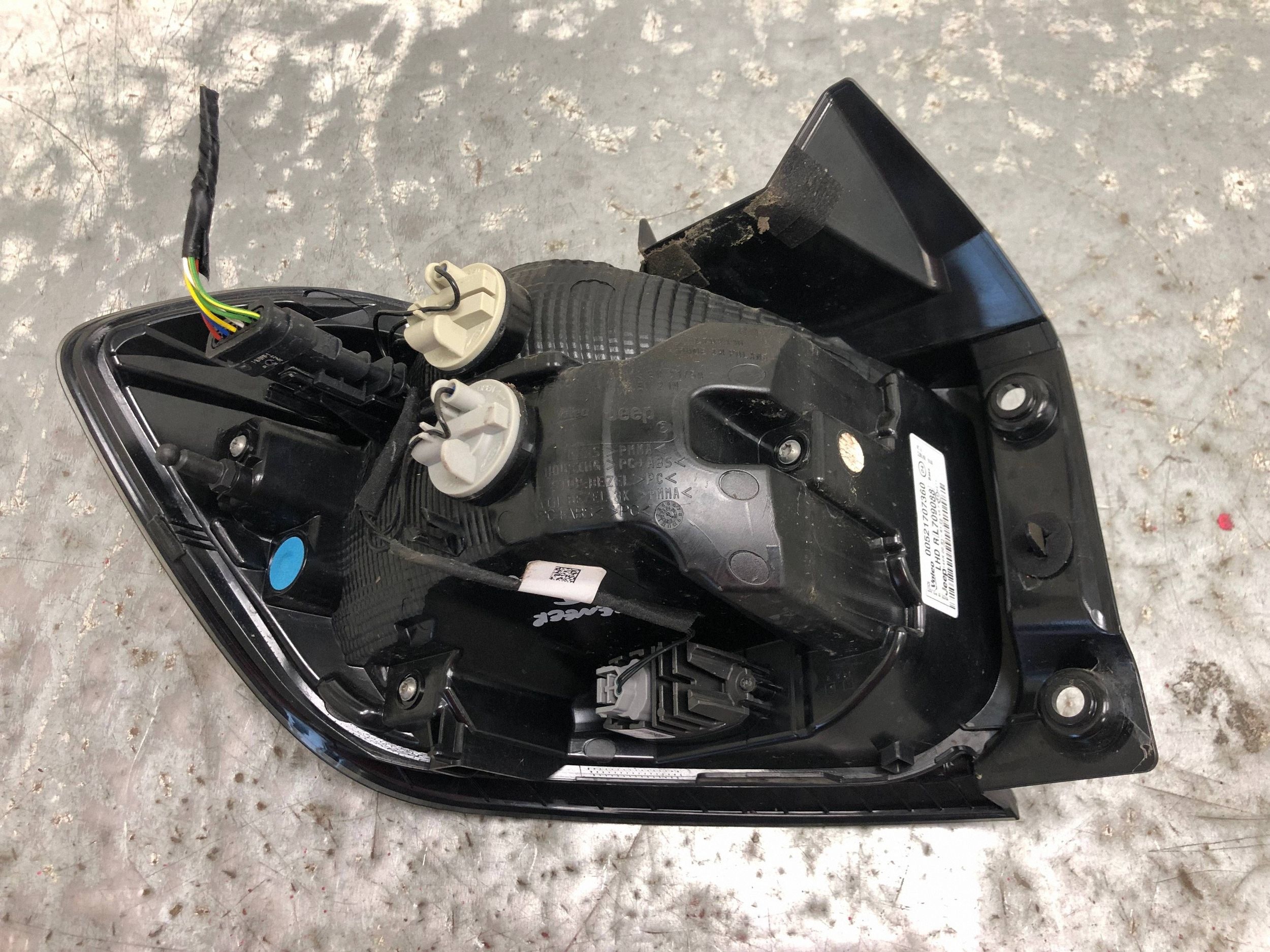 light right rear part JEEP AVENGER 00521707360