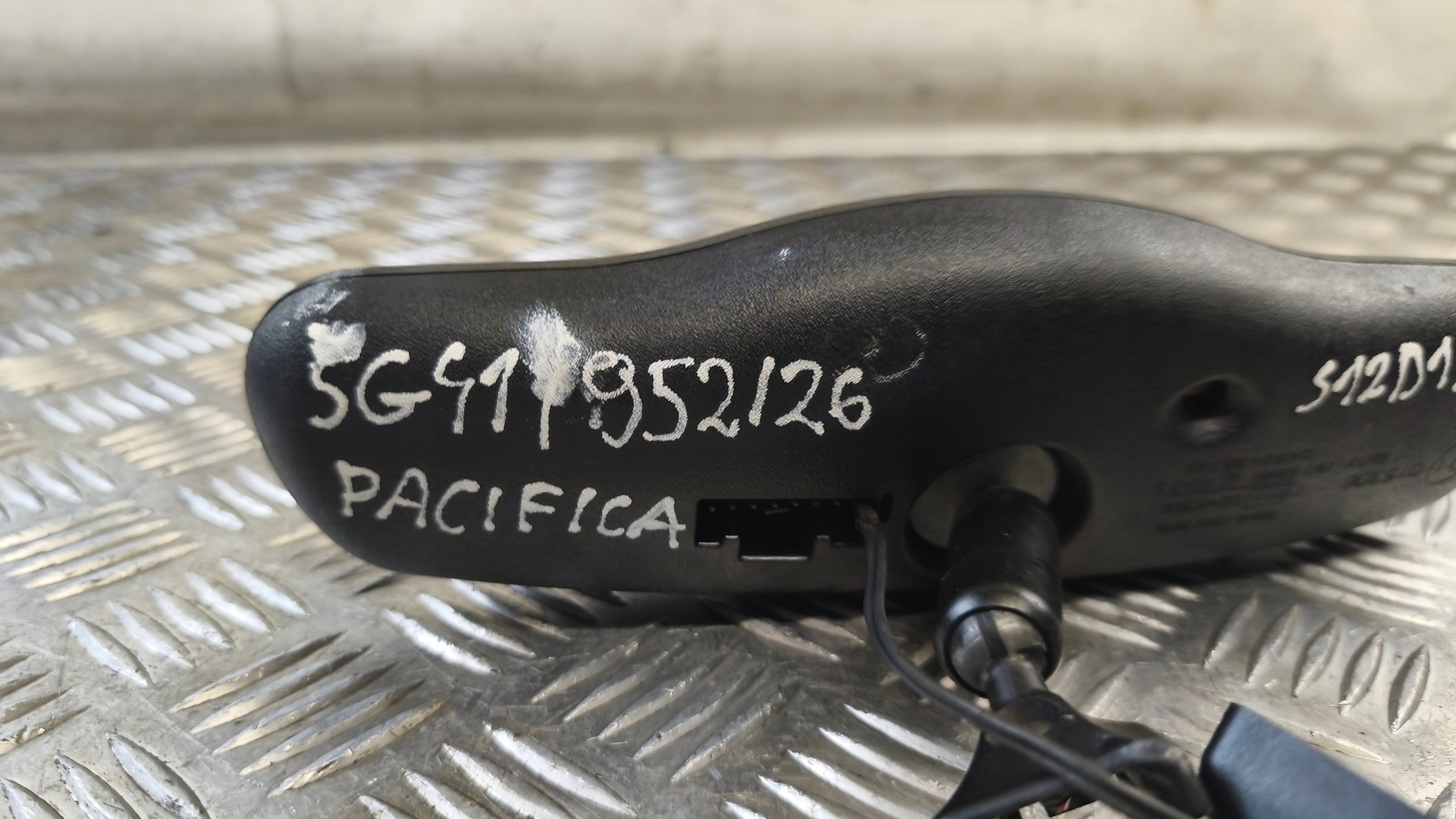 RETROVISORE INTERNO CHRYSLER PACIFICA 2004r 3.5B 04894387AA