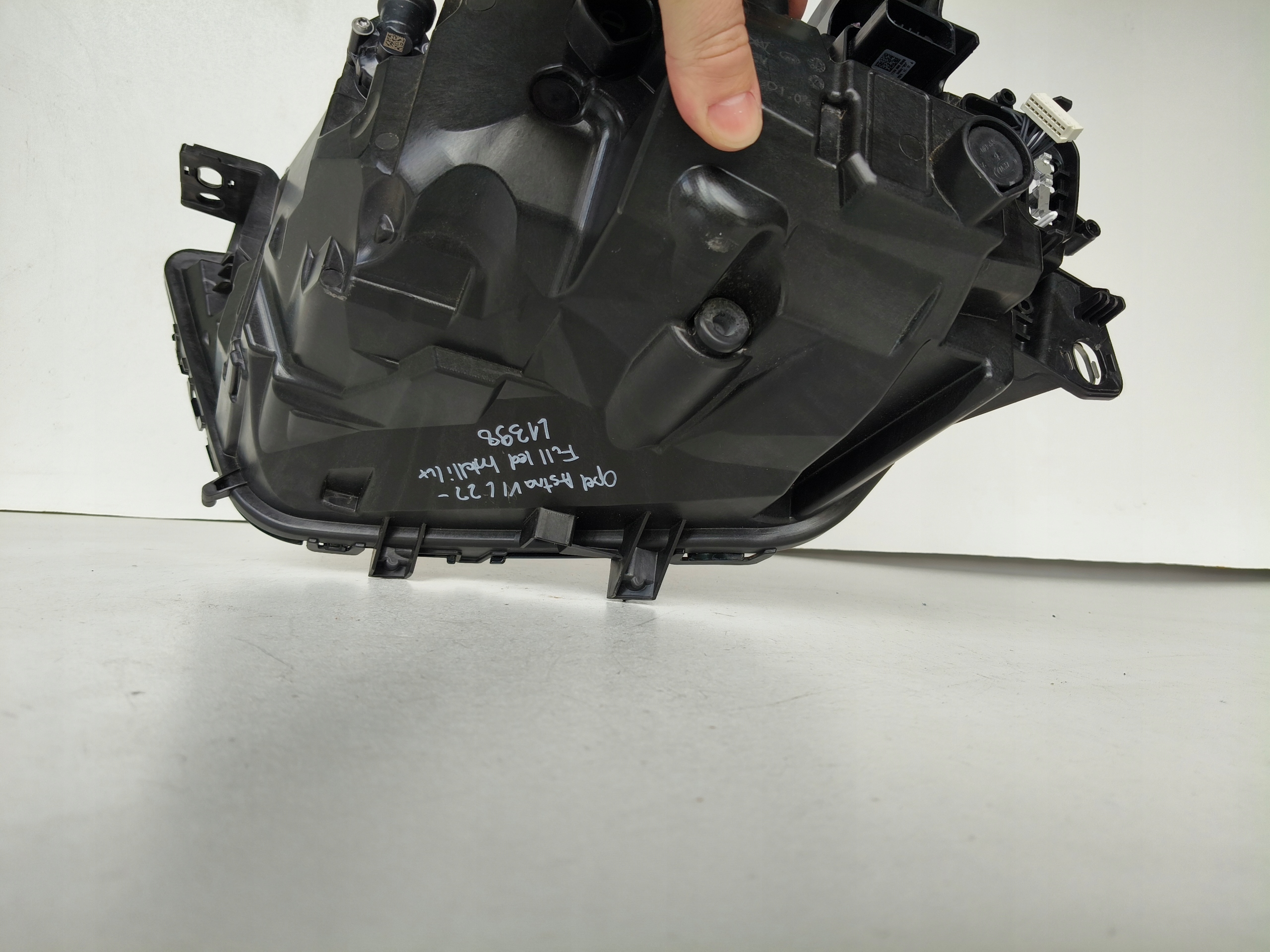 light right REFLEKTOR OPEL ASTRA VI L 22- FULL LED INTELLI LUX