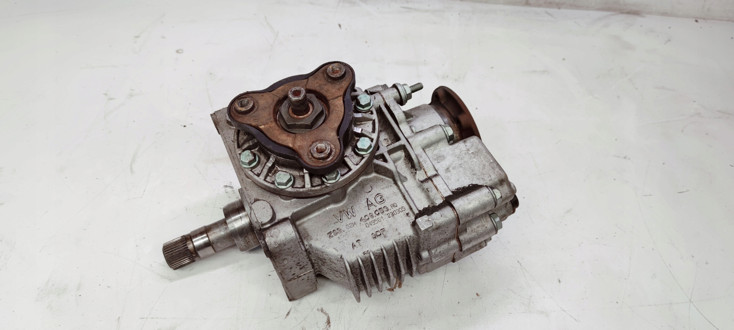 Редуктор кутова коробка AUDI A3 VW 02M409053AQ